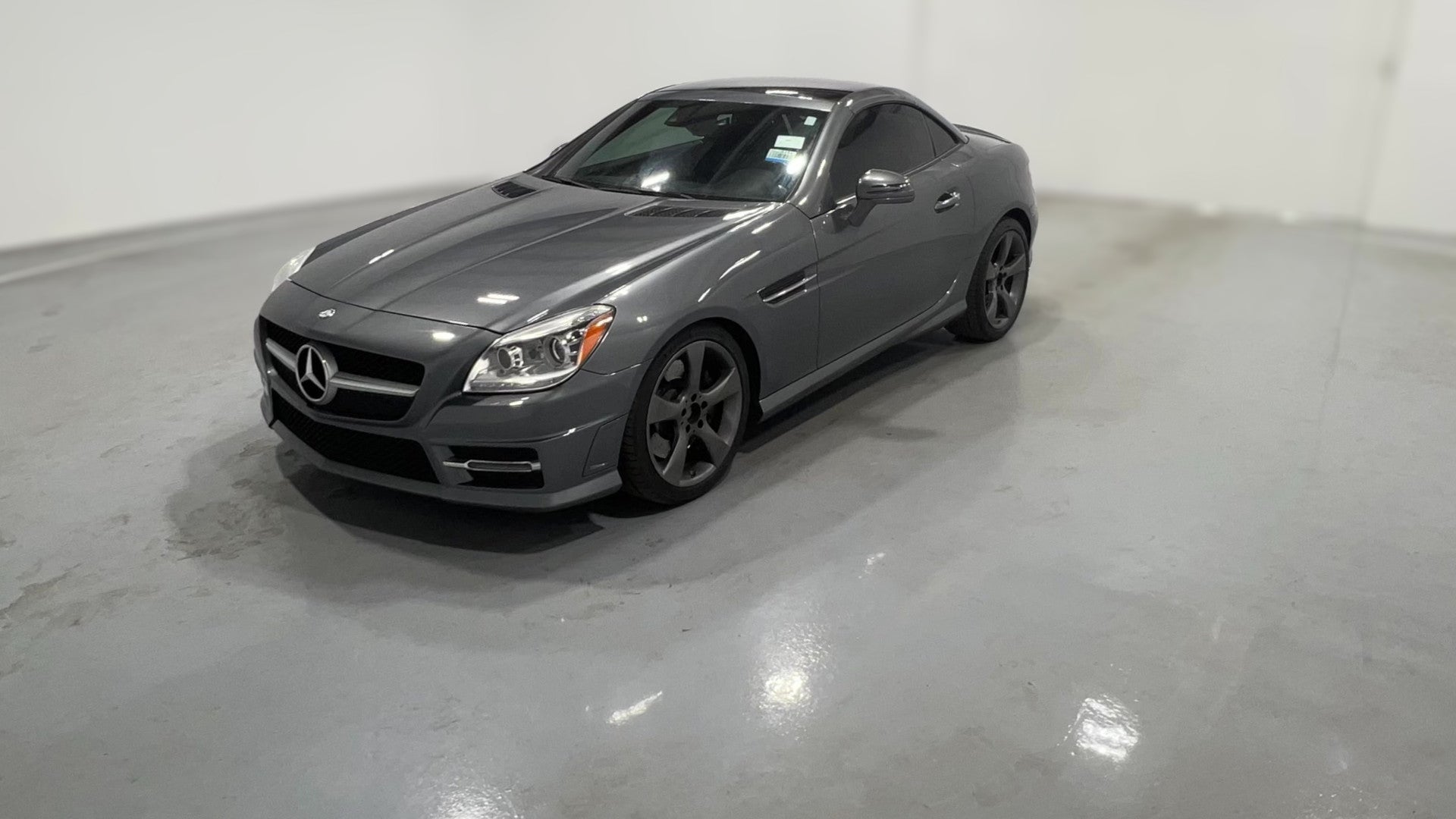 2016 Mercedes-Benz SLK vehicle photo