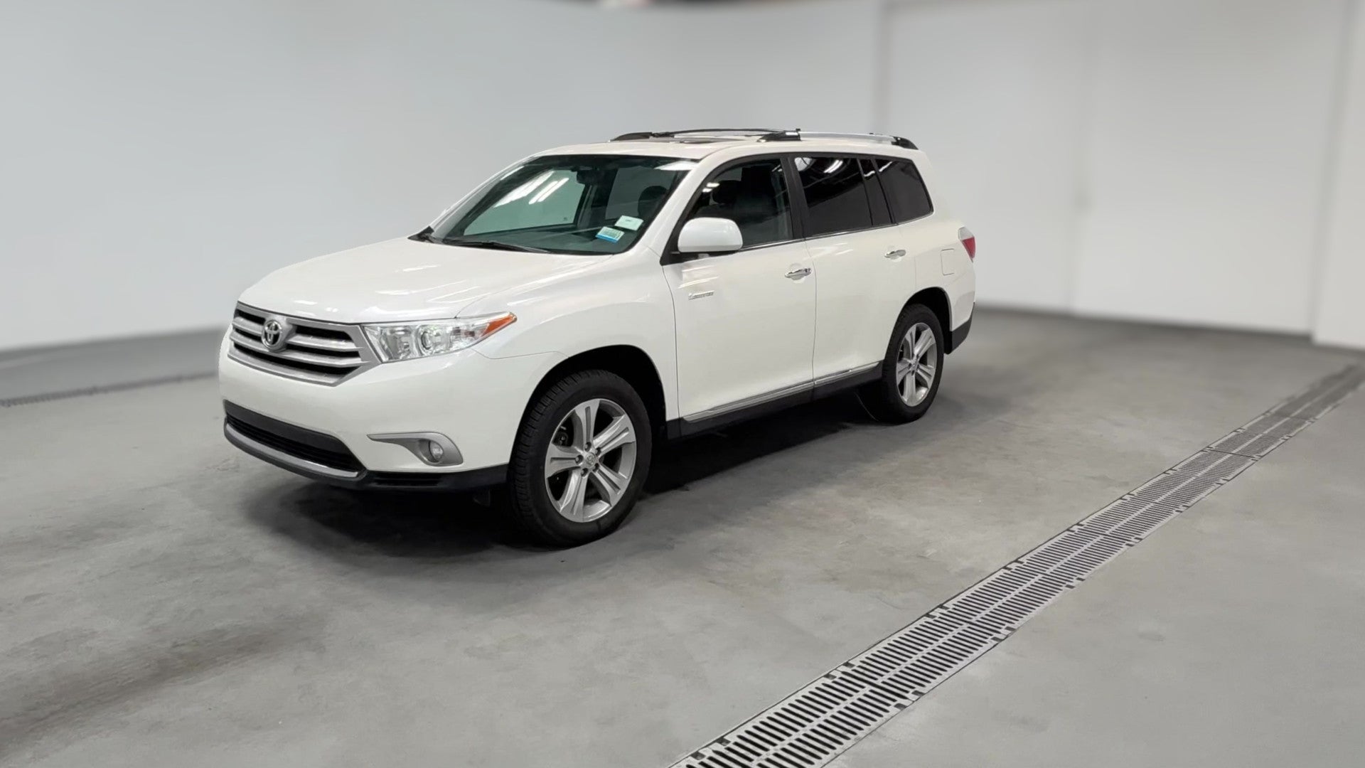 2013 Toyota Highlander vehicle photo