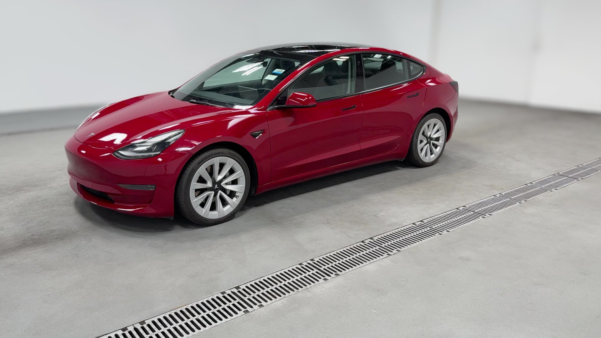 2022 Tesla Model 3 vehicle photo
