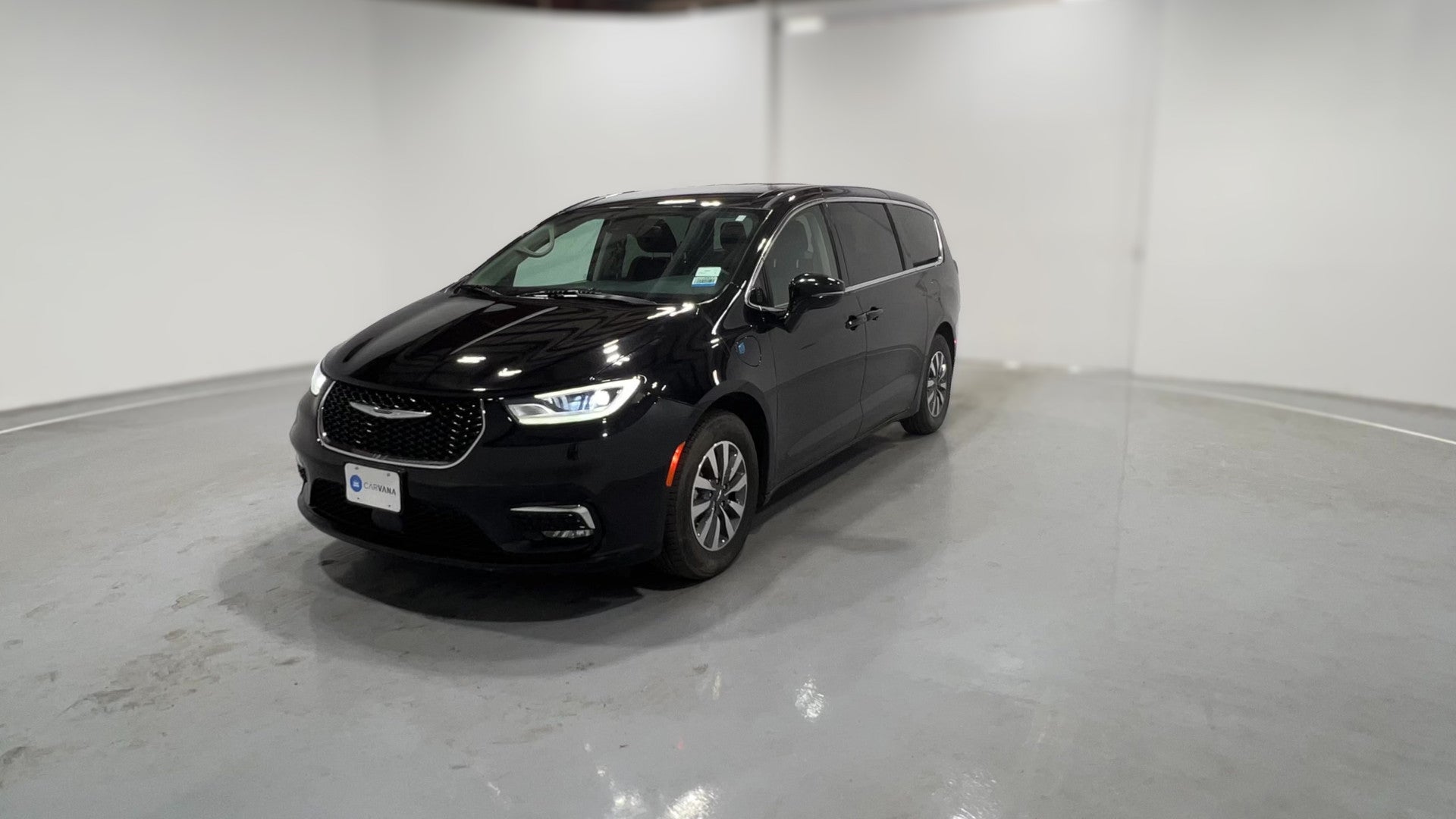 2024 Chrysler Pacifica Hybrid vehicle photo