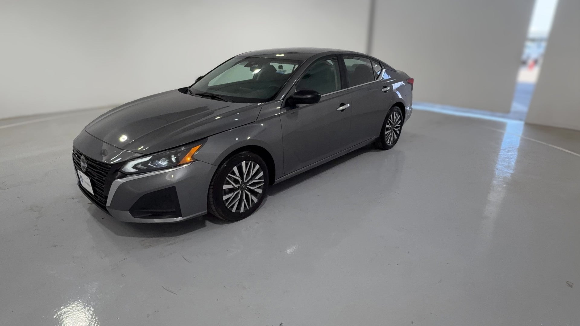 2025 Nissan Altima vehicle photo