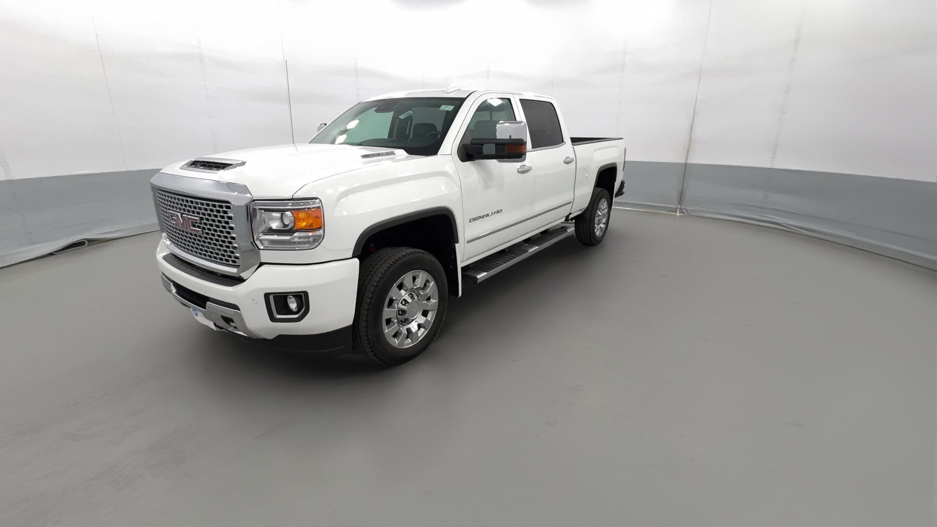 2017 GMC Sierra 2500 HD Crew Cab vehicle photo
