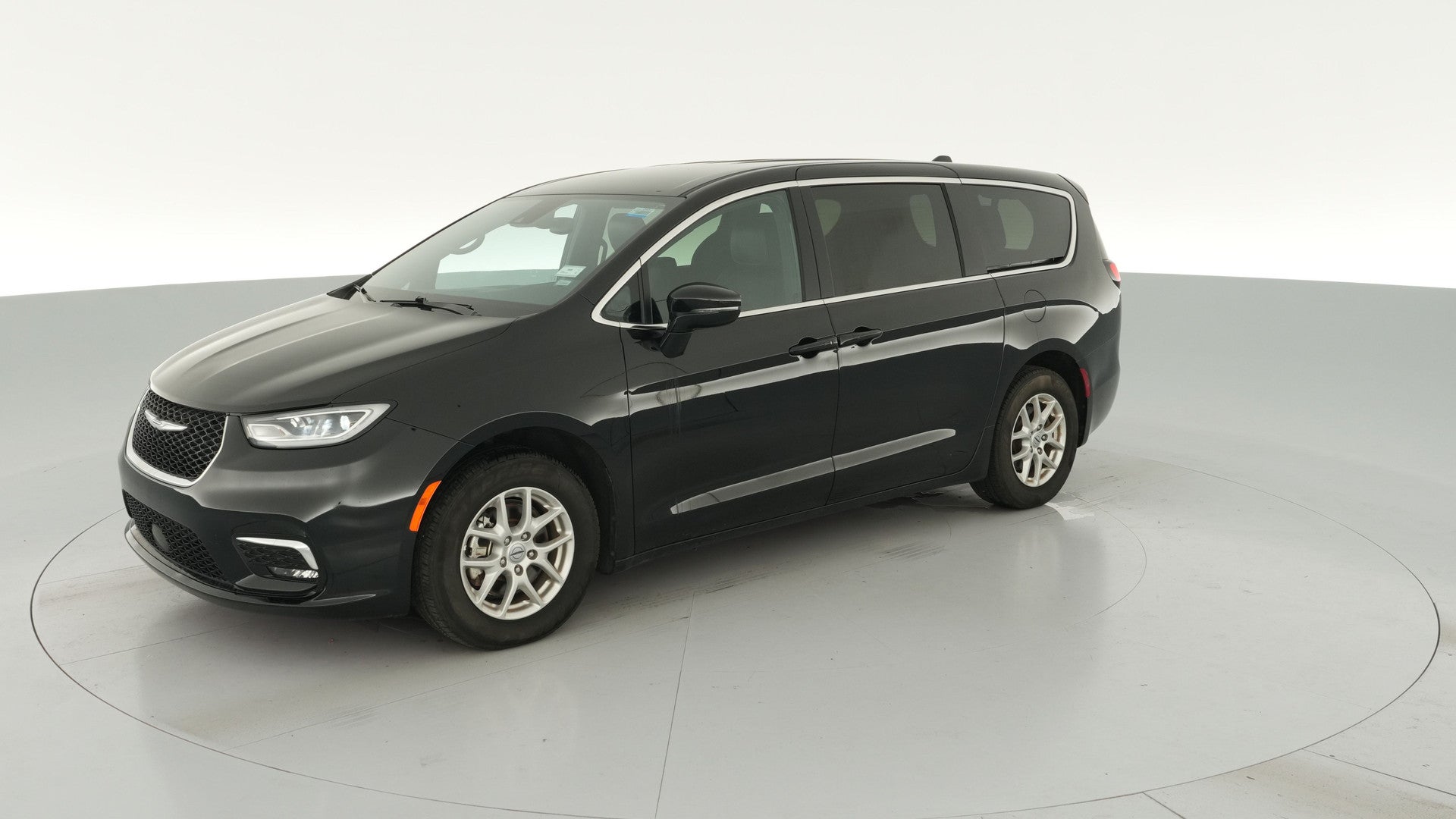 2025 Chrysler Pacifica vehicle photo