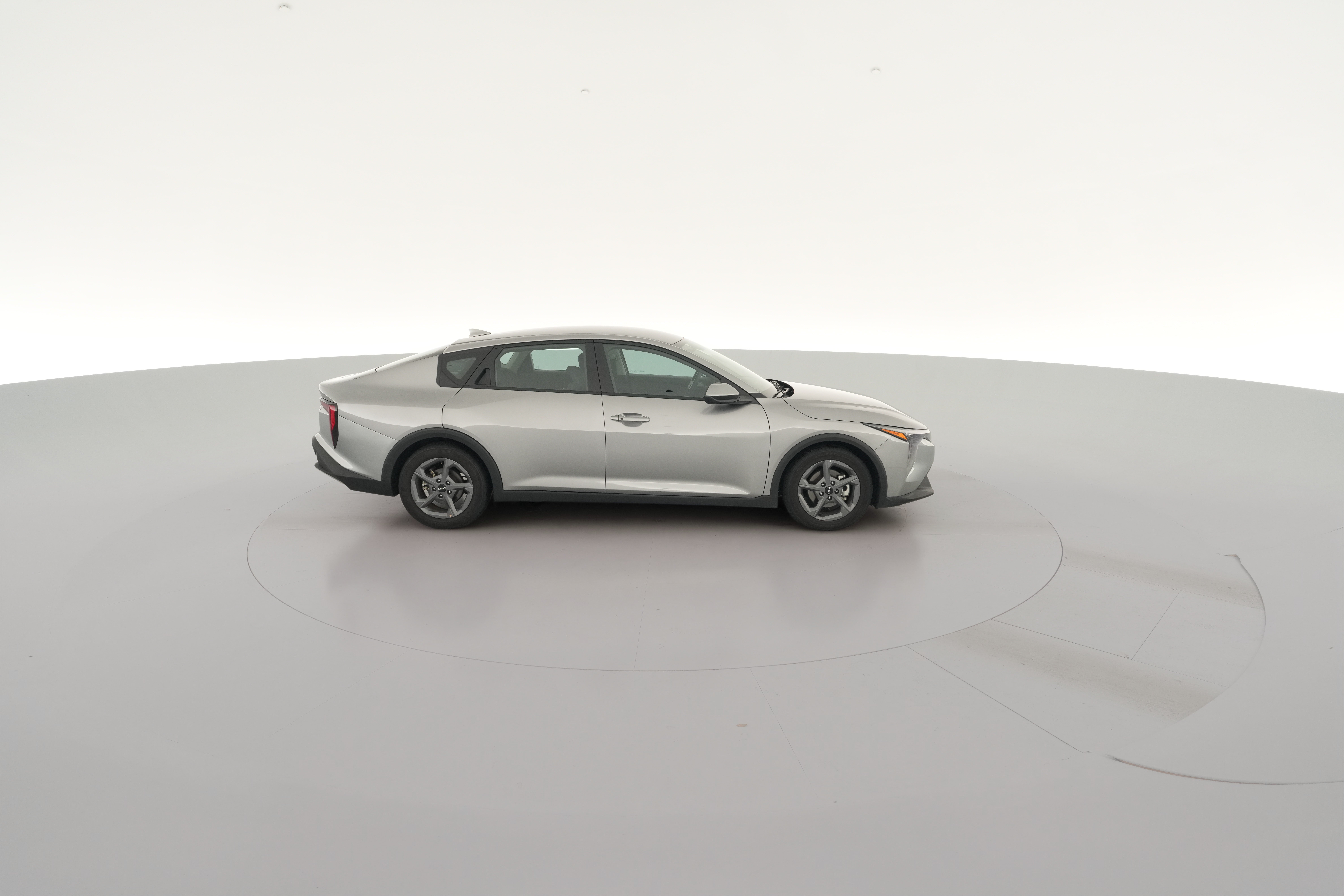 2025 Kia K4 LXS - Photo 35