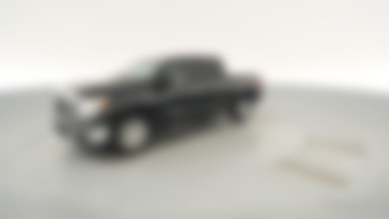 2018 Nissan Titan Crew Cab vehicle photo