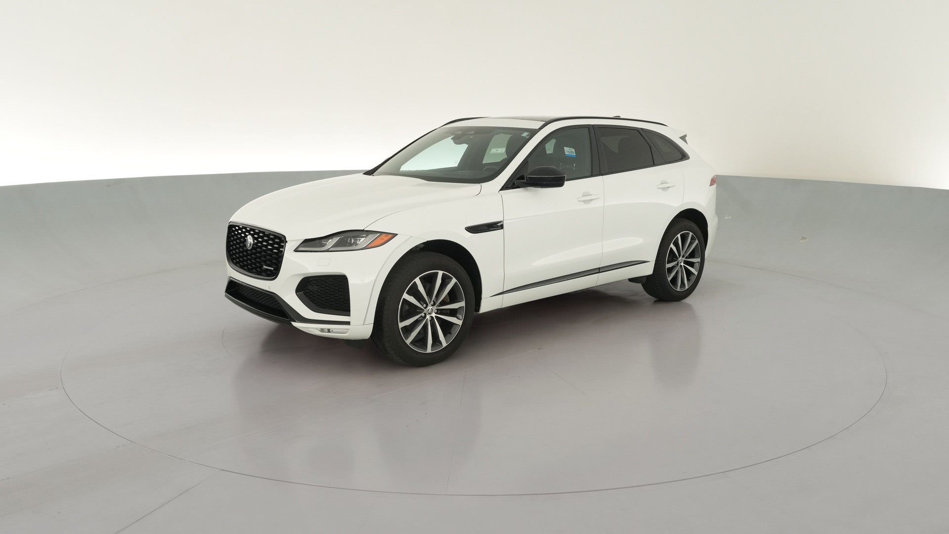 2024 Jaguar F-PACE vehicle photo