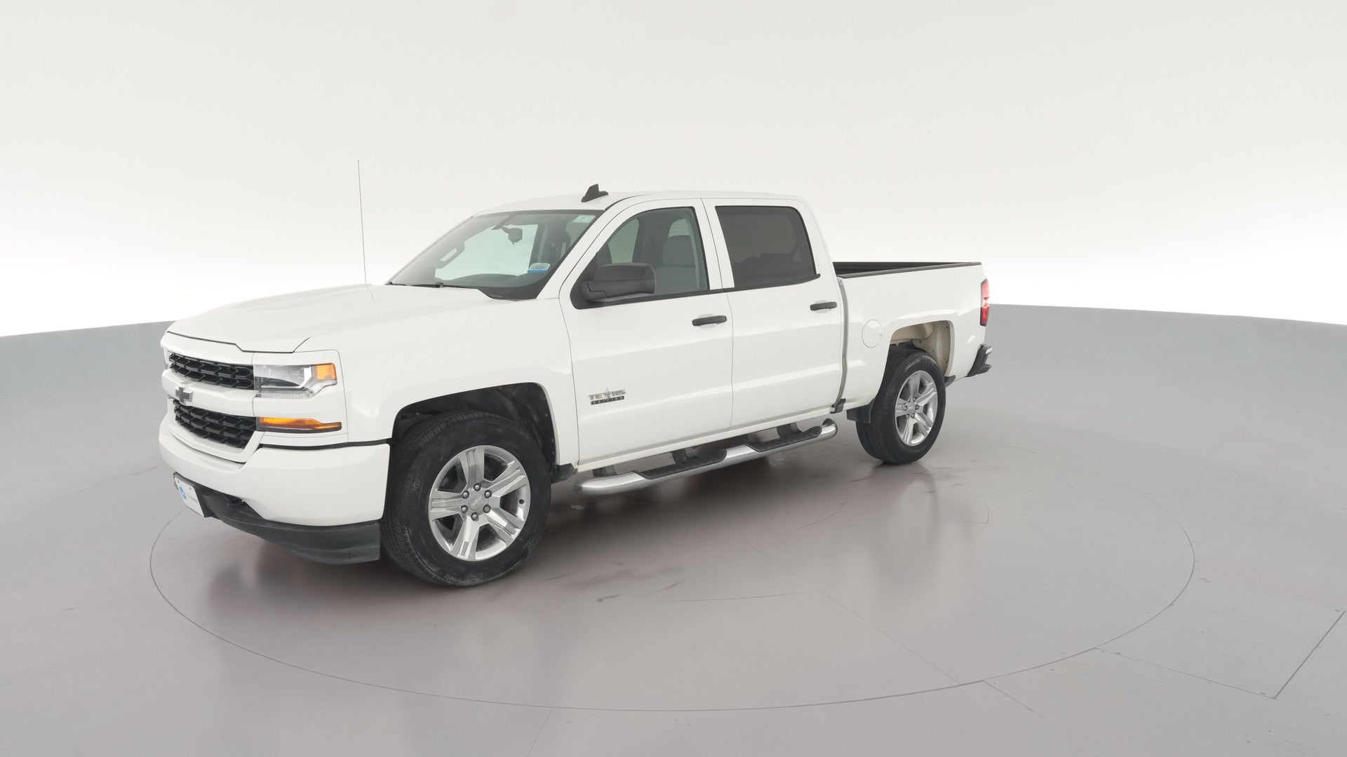2018 Chevrolet Silverado 1500 Crew Cab vehicle photo