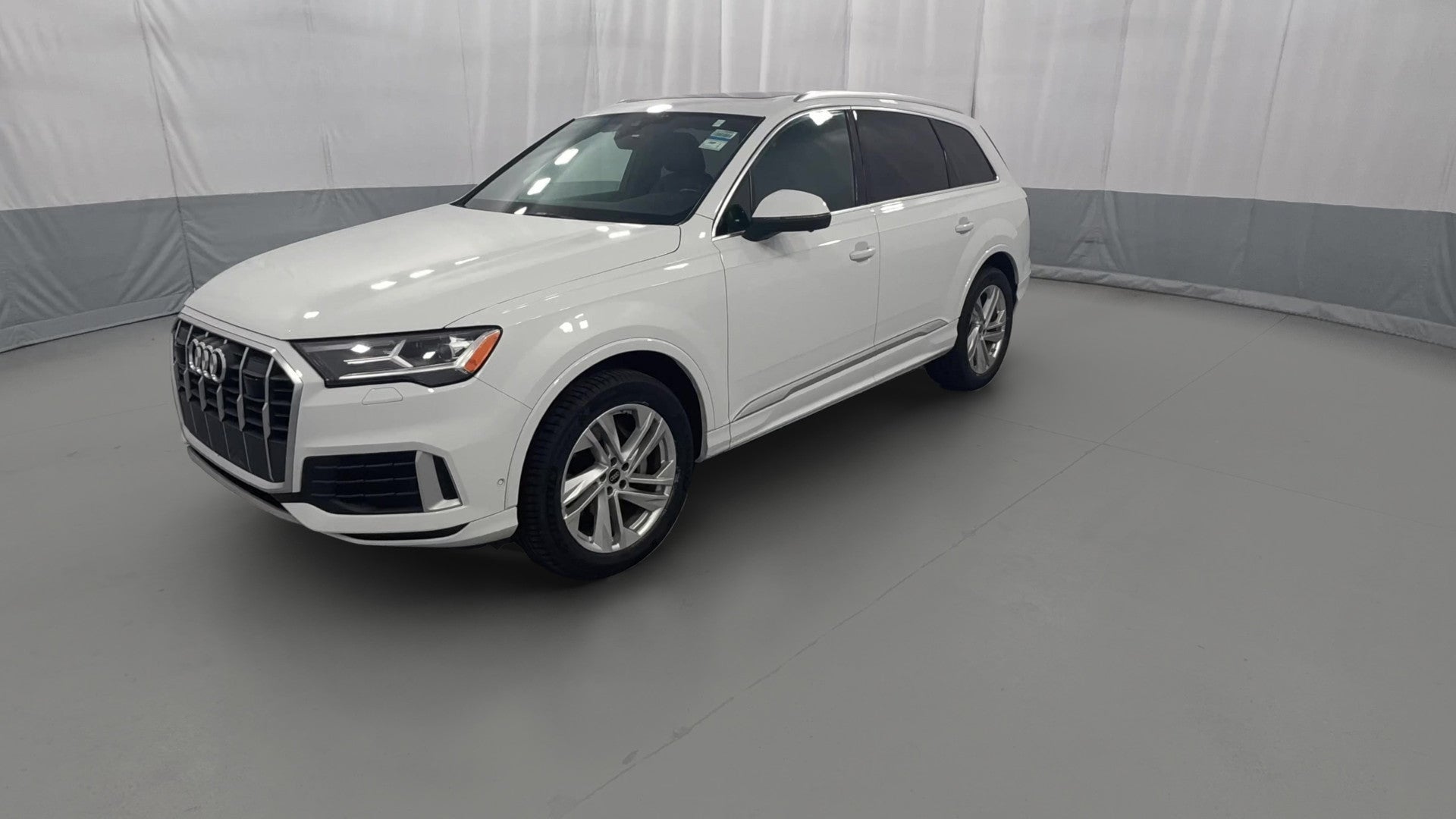 2023 Audi Q7 vehicle photo