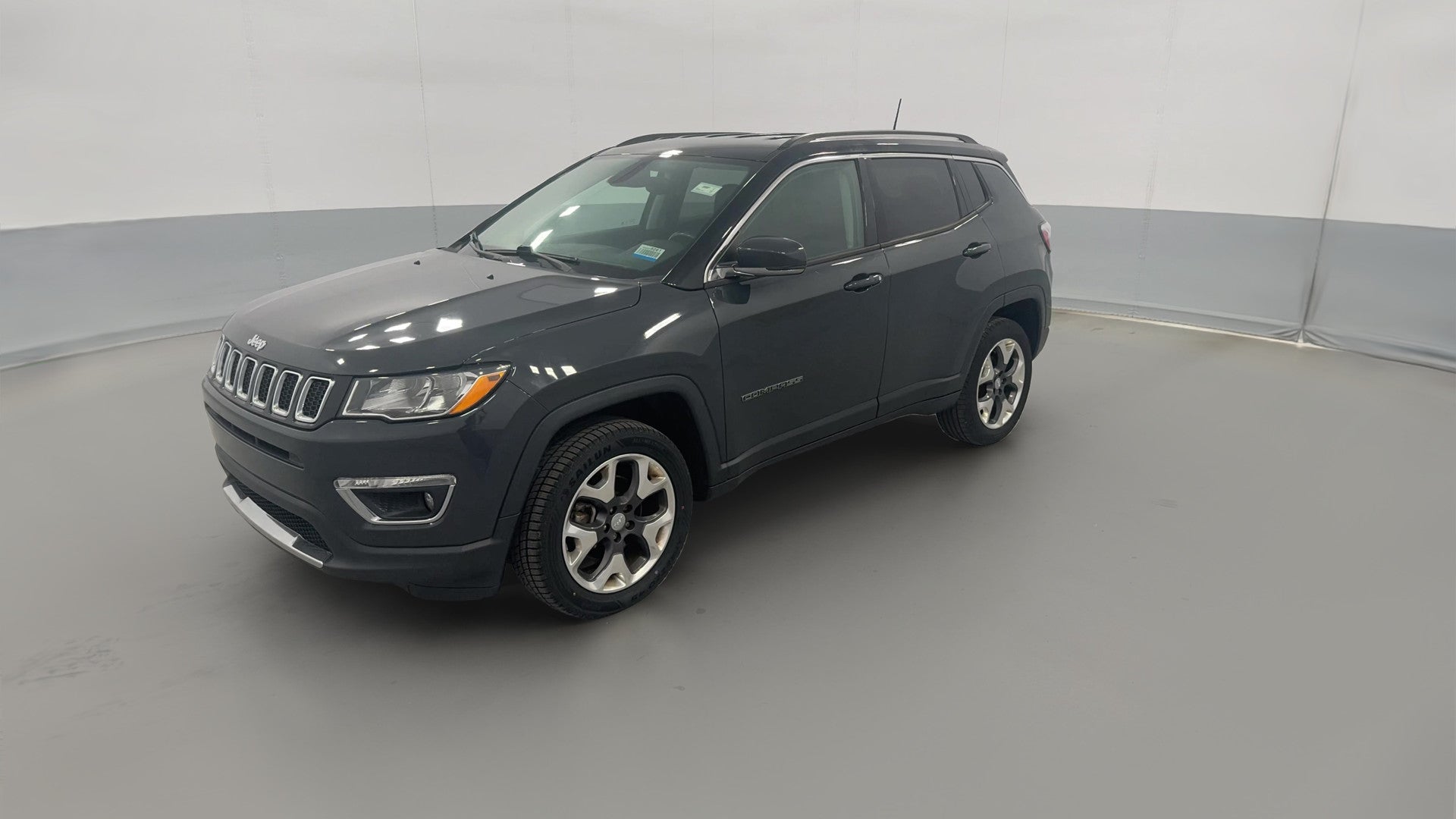 2018 Jeep Compass vehicle photo