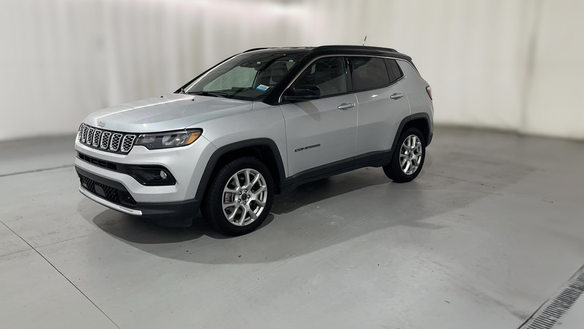 2025 Jeep Compass vehicle photo