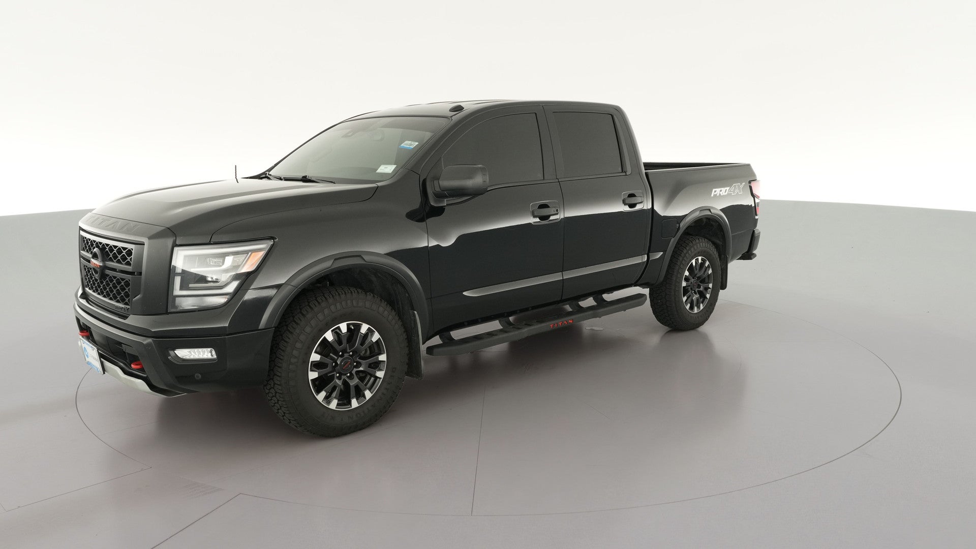 2021 Nissan Titan Crew Cab vehicle photo