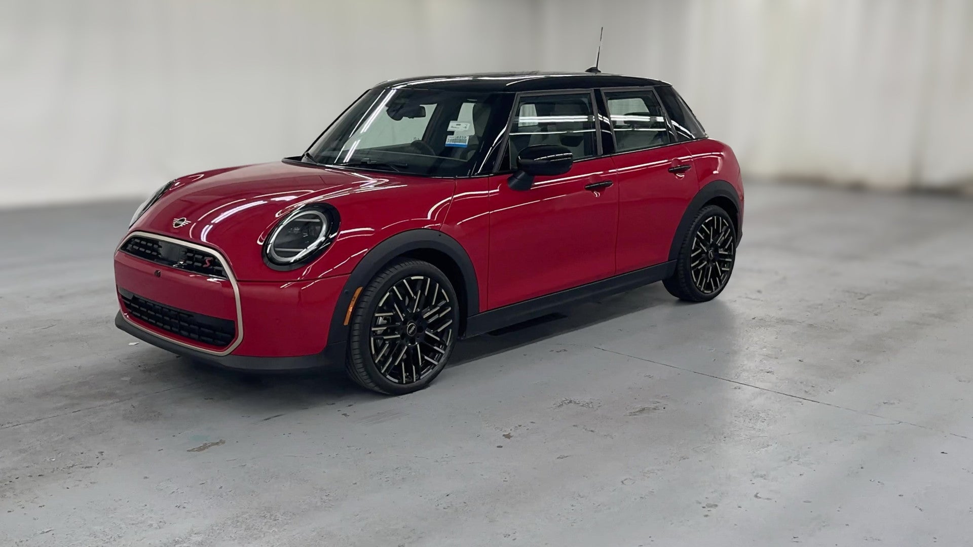 2025 MINI Hardtop 4 Door vehicle photo