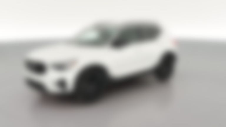 2025 Volvo XC40 vehicle photo