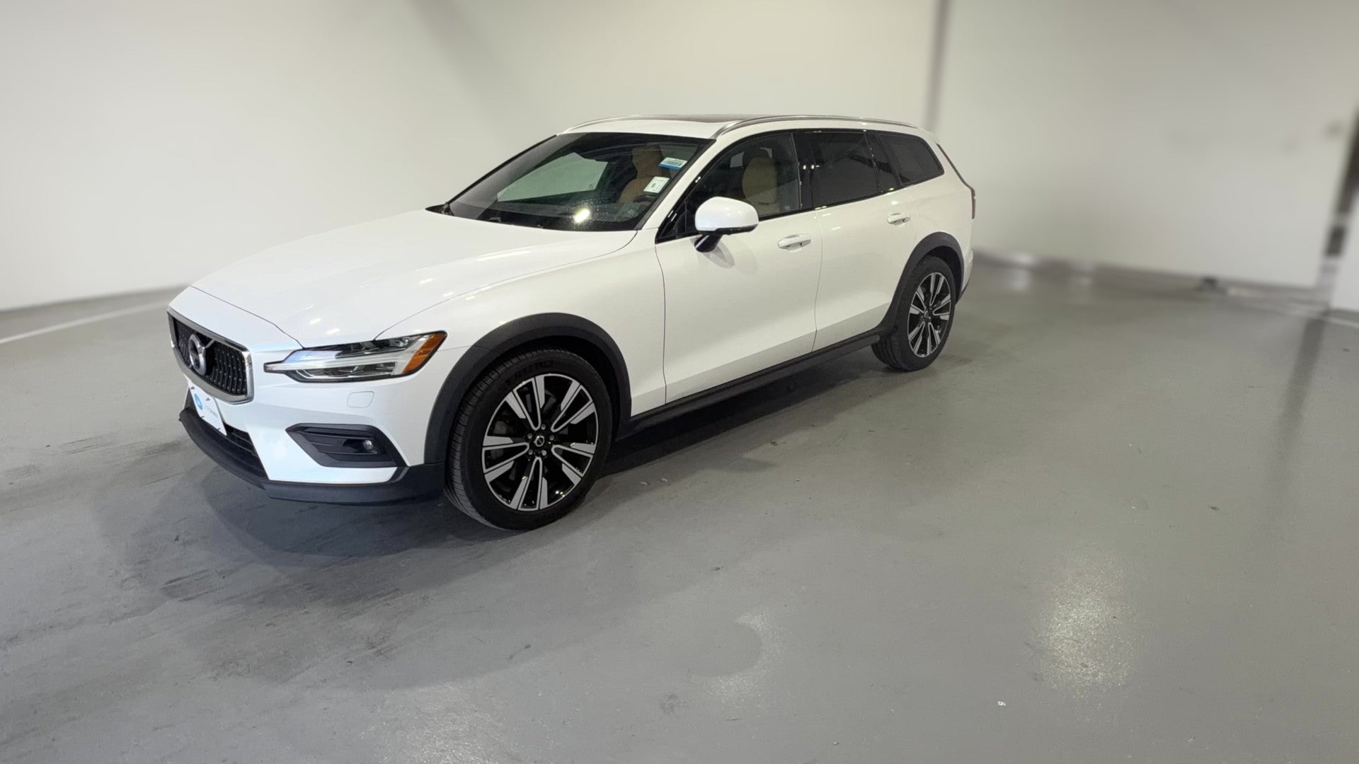 2020 Volvo V60 vehicle photo