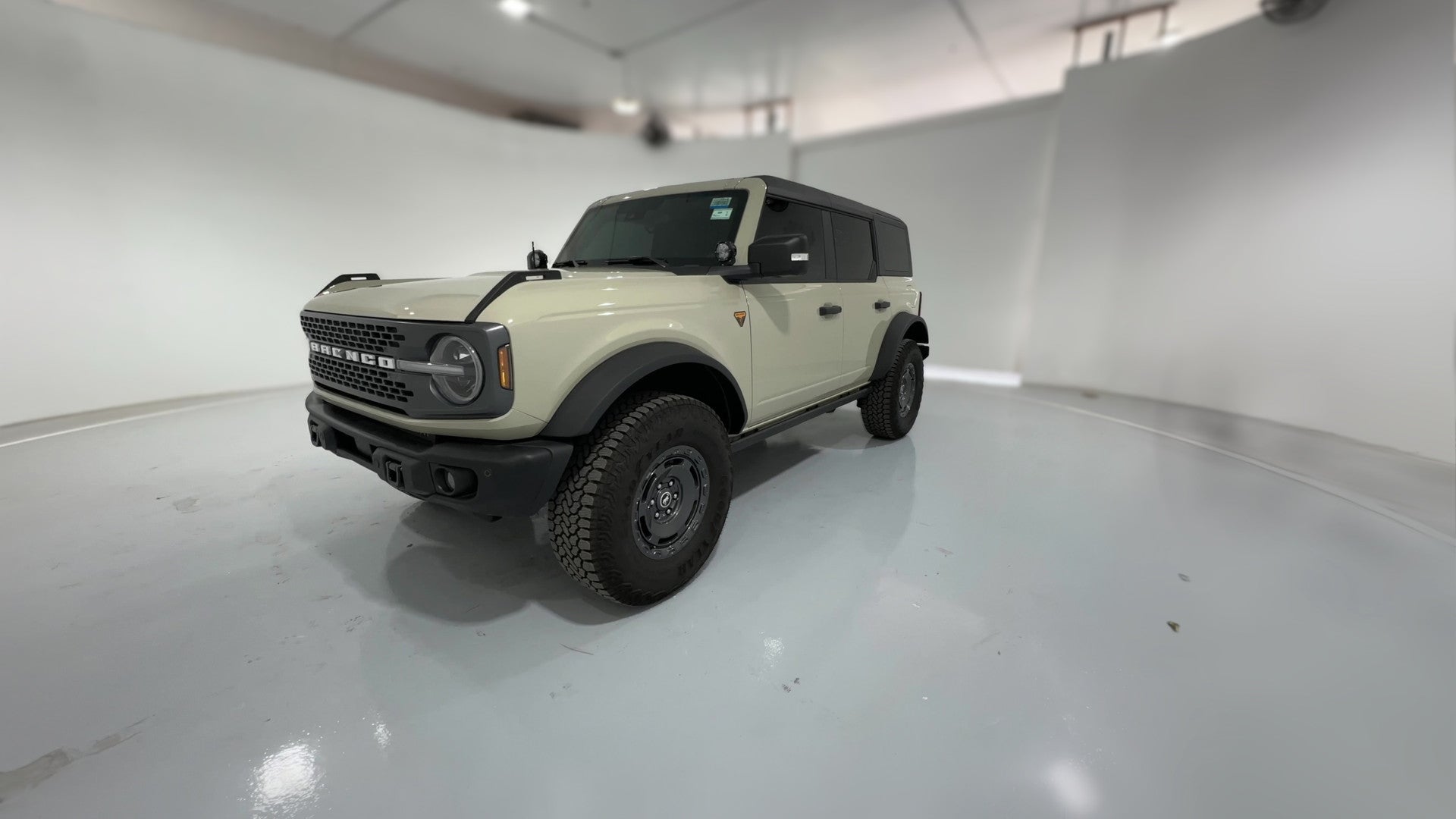 2025 Ford Bronco vehicle photo