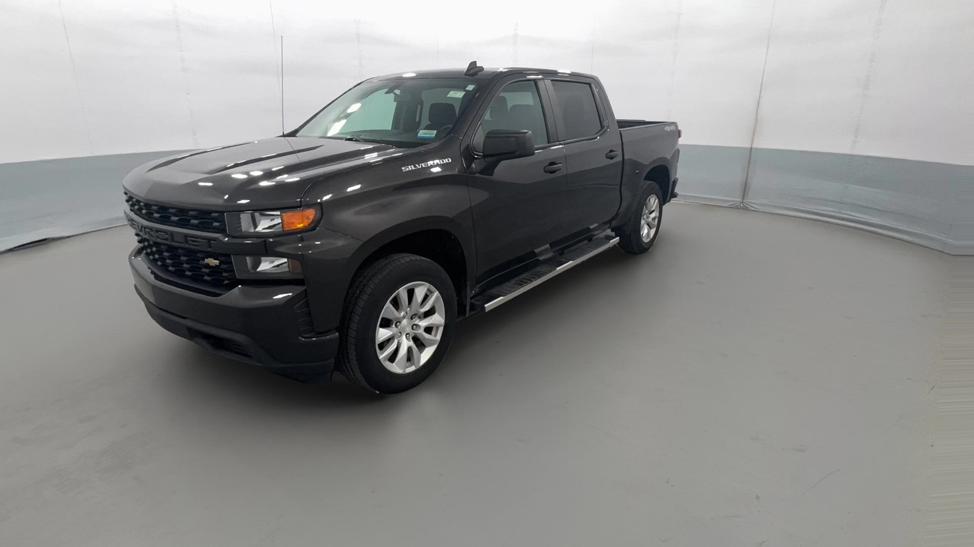 2021 Chevrolet Silverado 1500 Crew Cab vehicle photo
