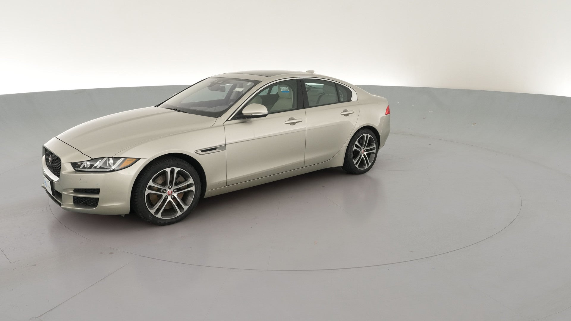 2017 Jaguar XE vehicle photo