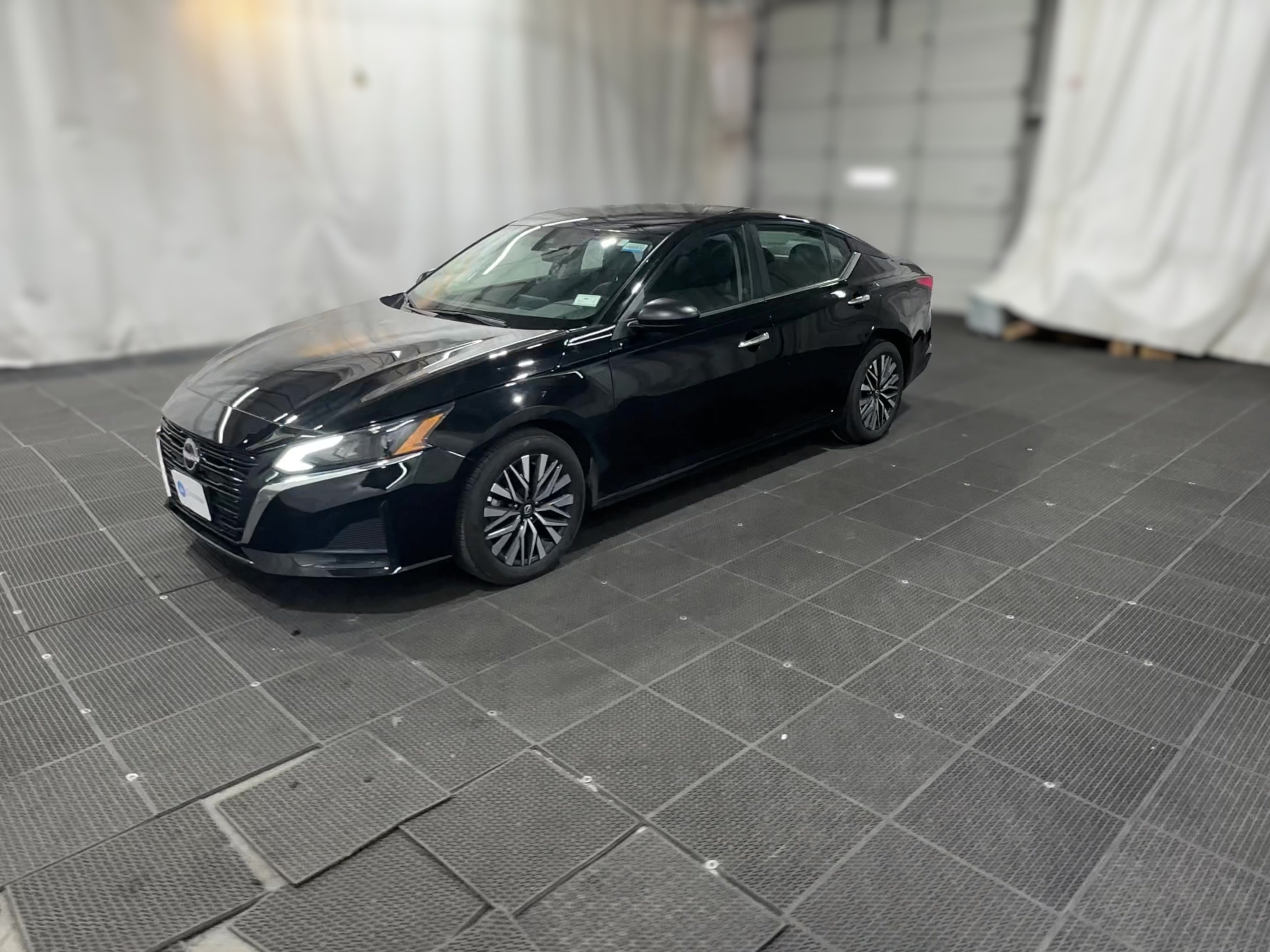 2025 Nissan Altima SV - Photo 23