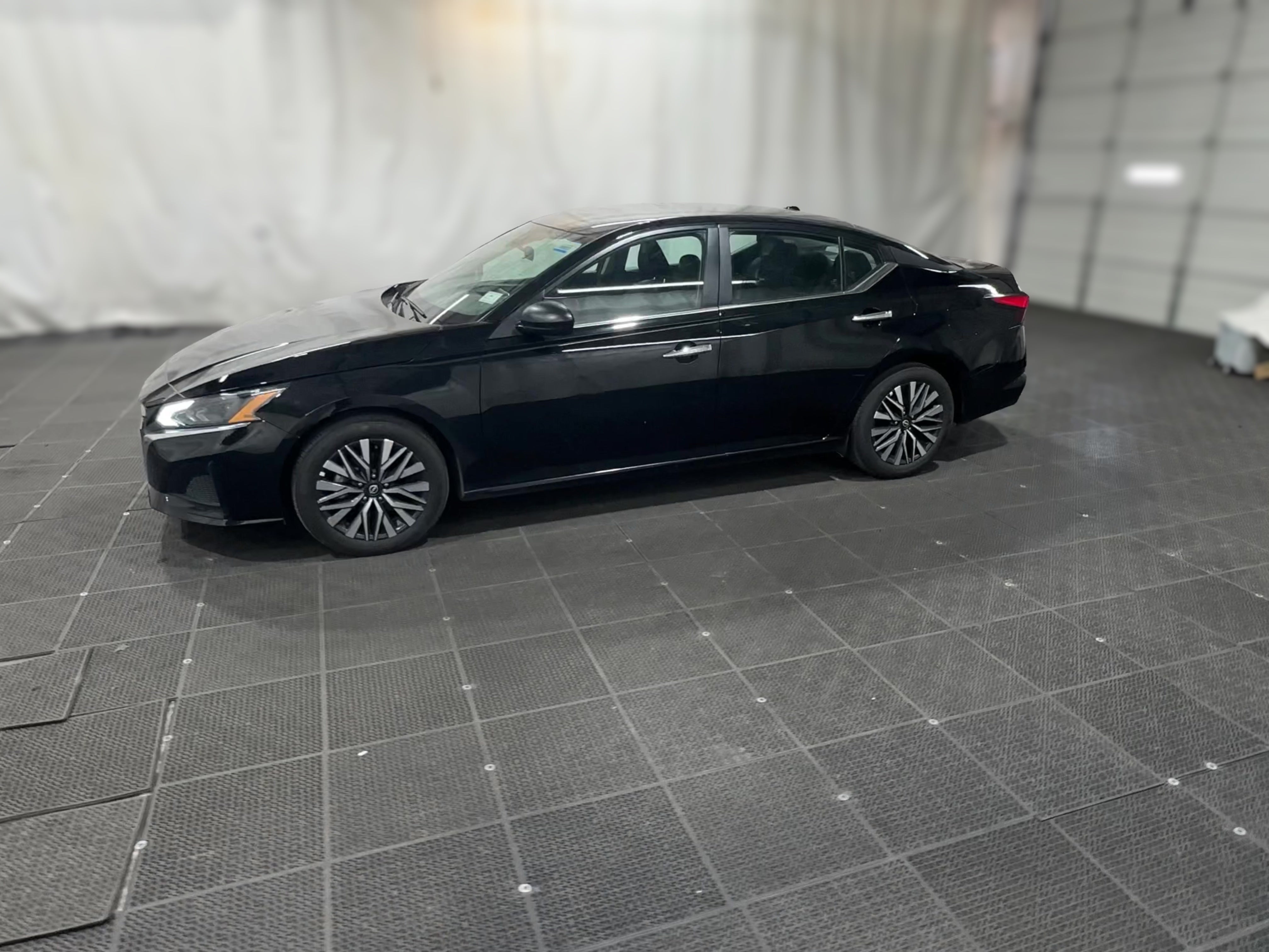 2025 Nissan Altima SV - Photo 24