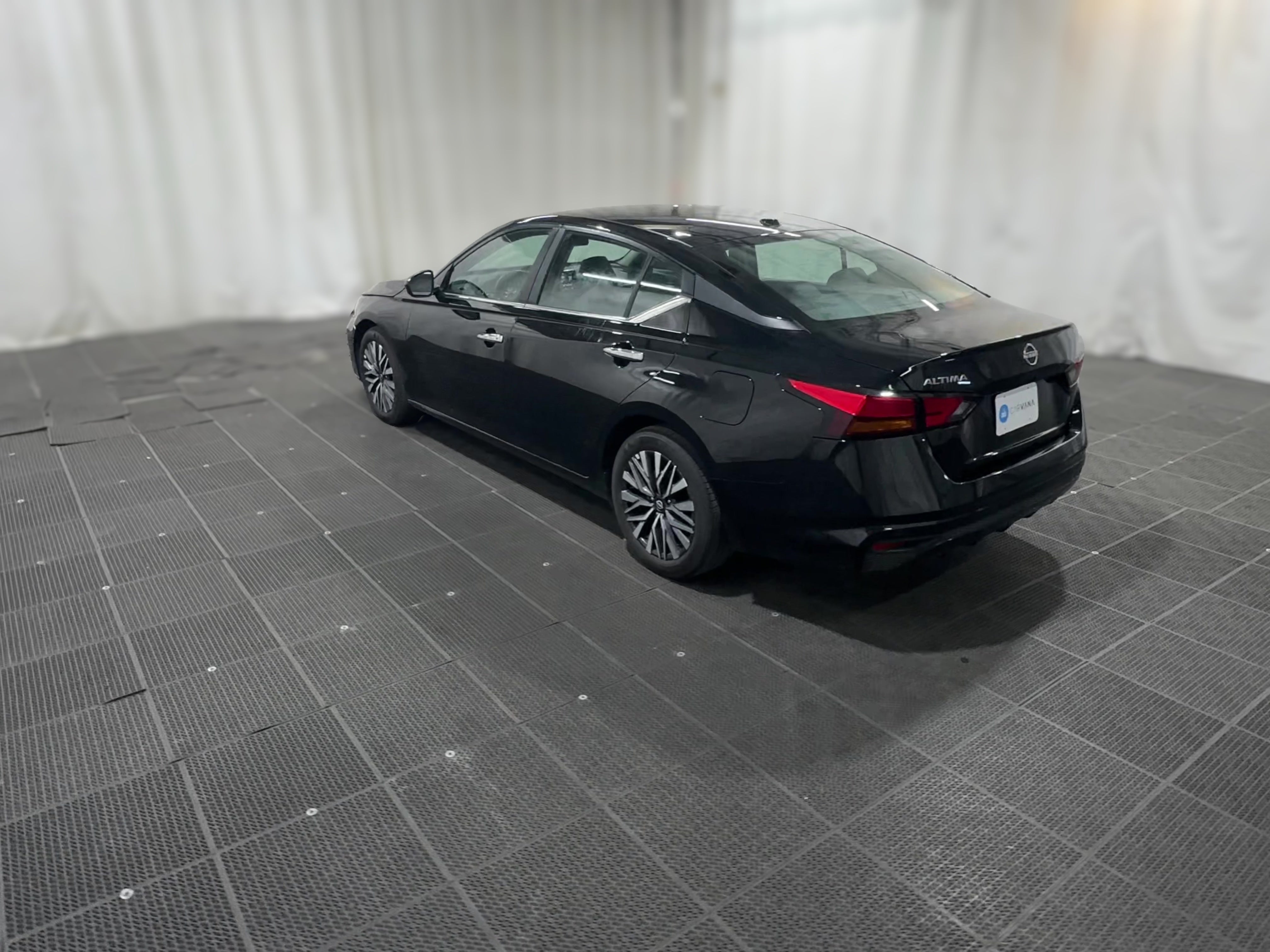 2025 Nissan Altima SV - Photo 27