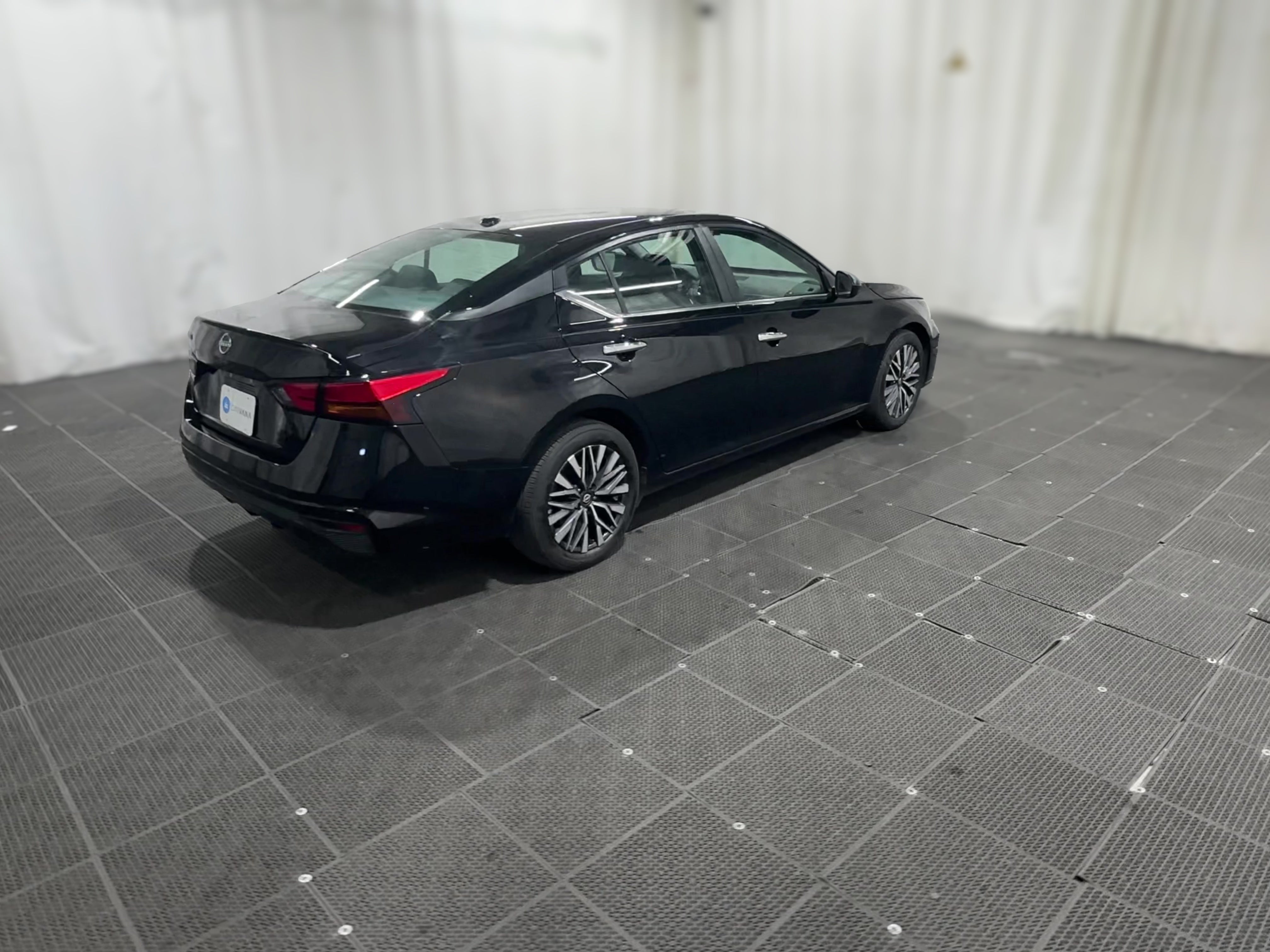 2025 Nissan Altima SV - Photo 31