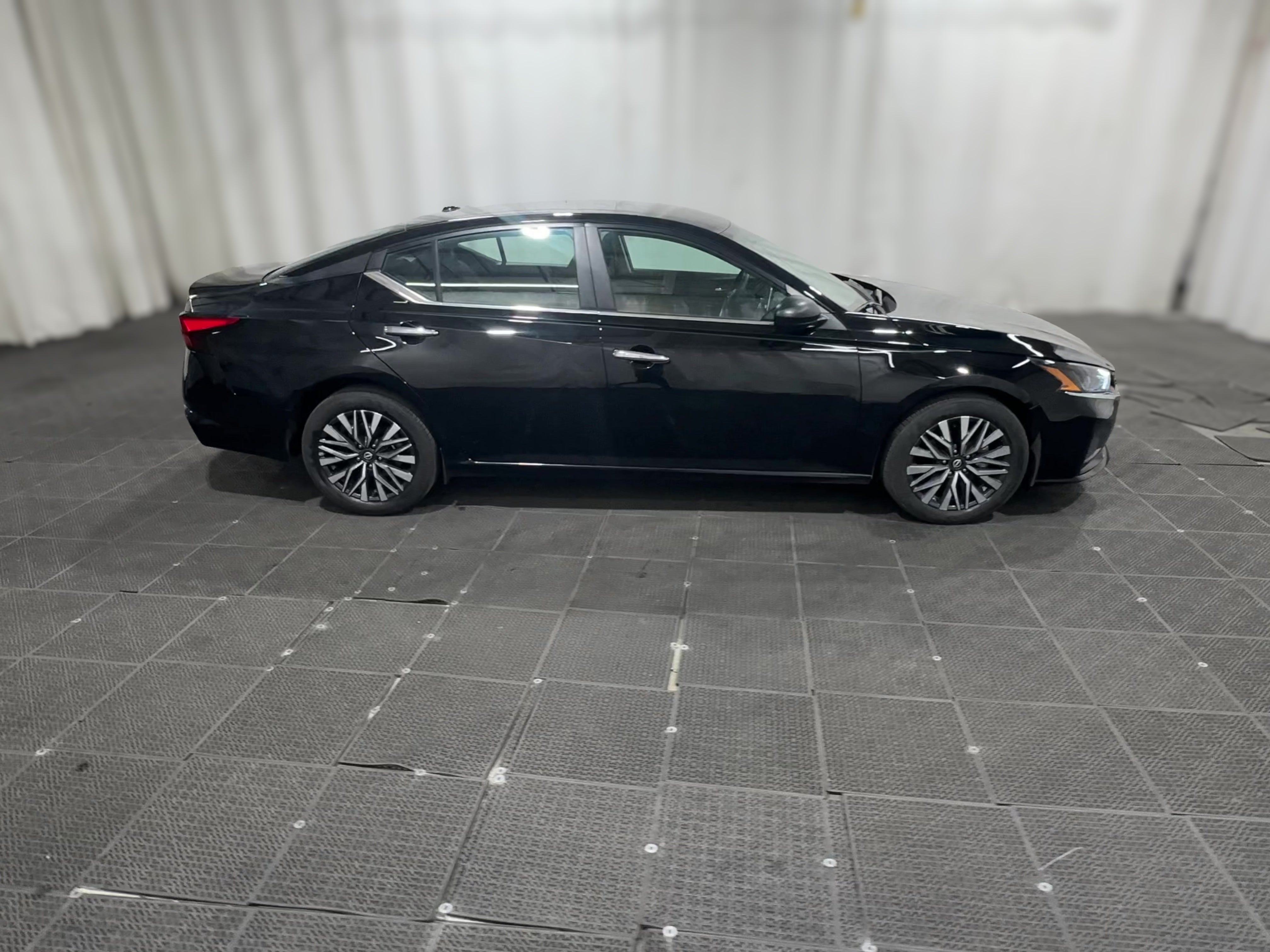 2025 Nissan Altima SV - Photo 33