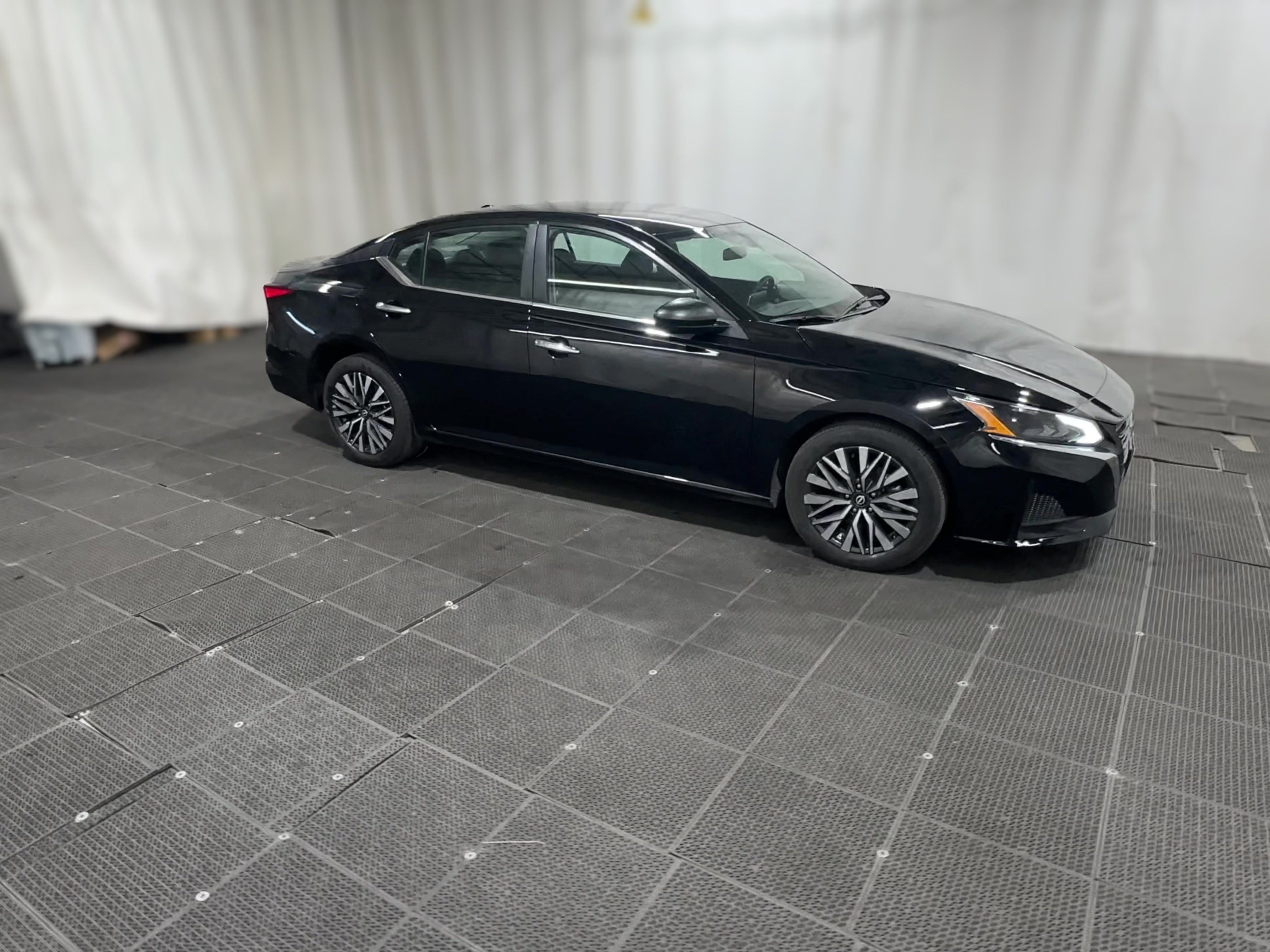 2025 Nissan Altima SV - Photo 34
