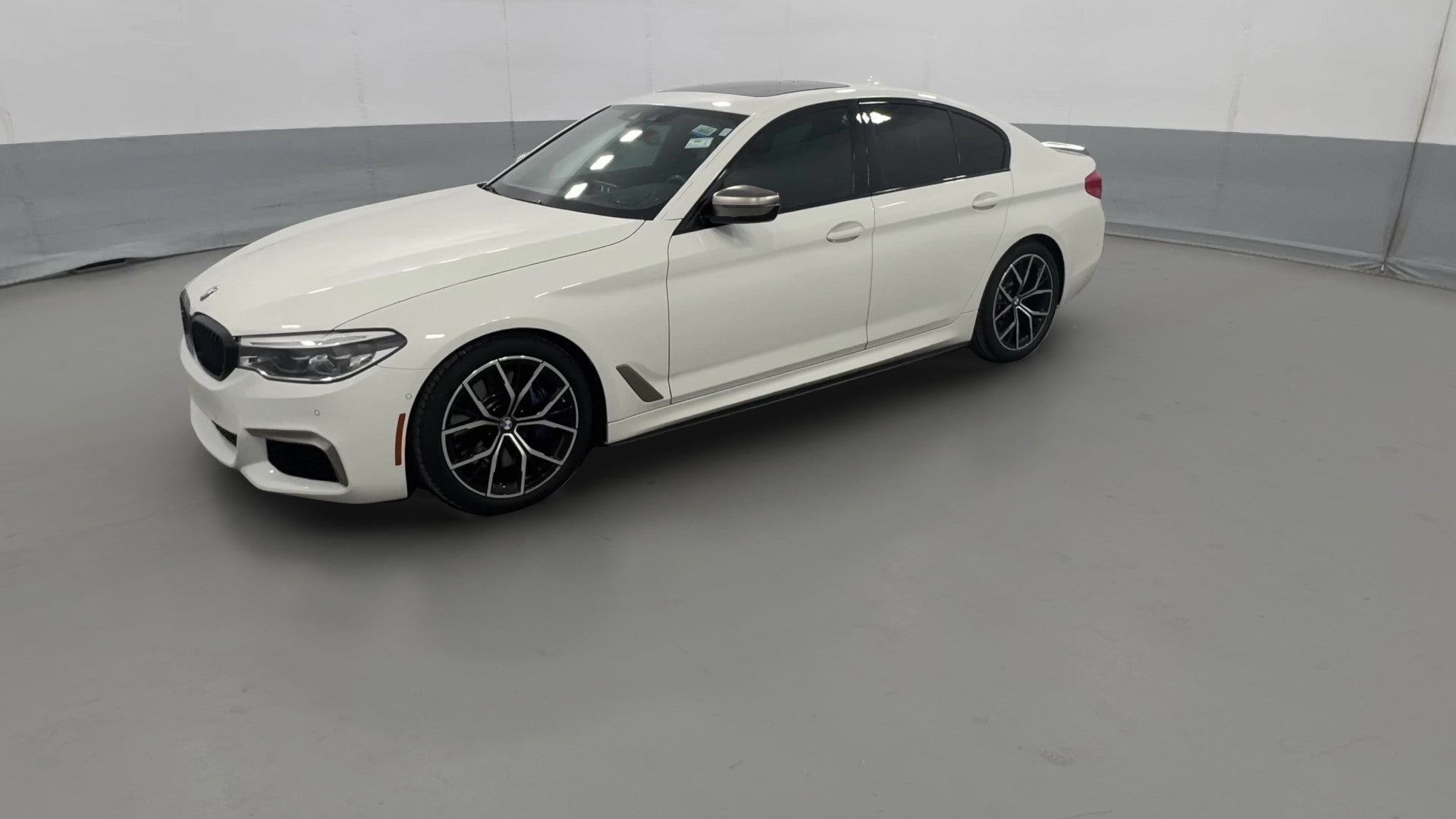 2020 BMW 5 Series vehicle photo