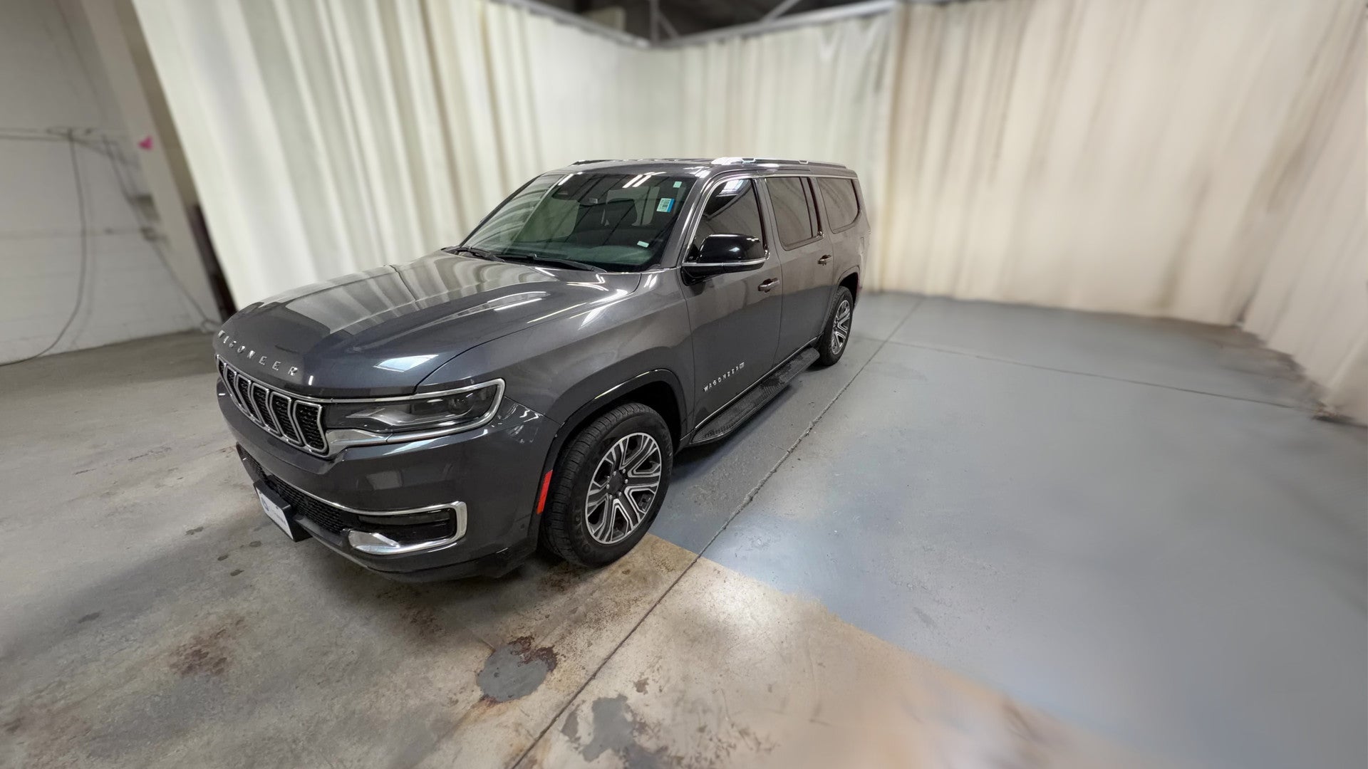 2024 Jeep Wagoneer L vehicle photo