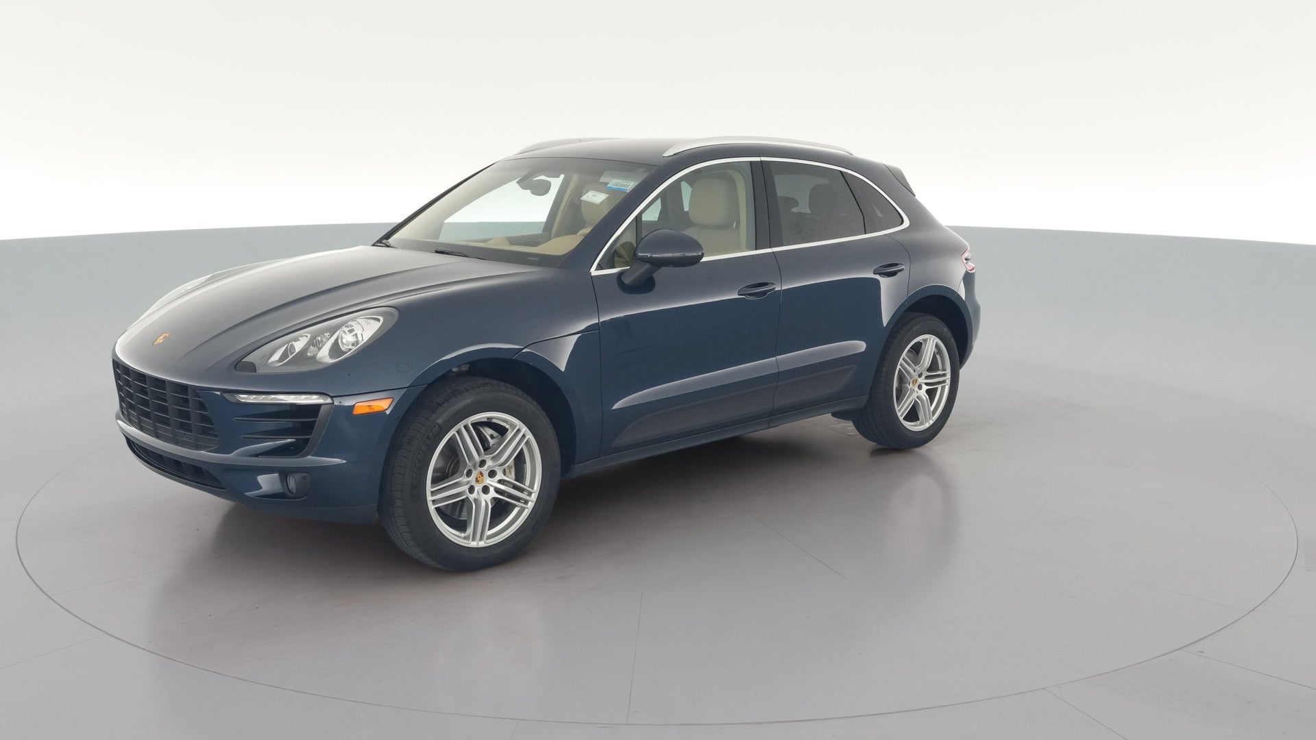 2016 Porsche Macan vehicle photo
