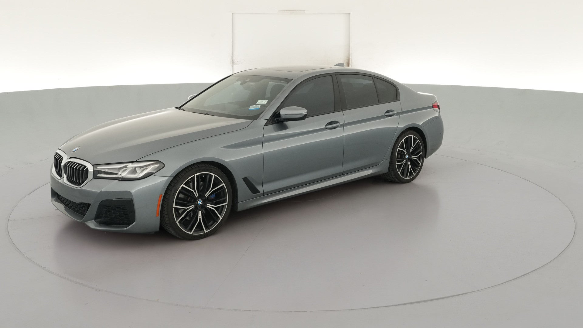2022 BMW 5 Series vehicle photo