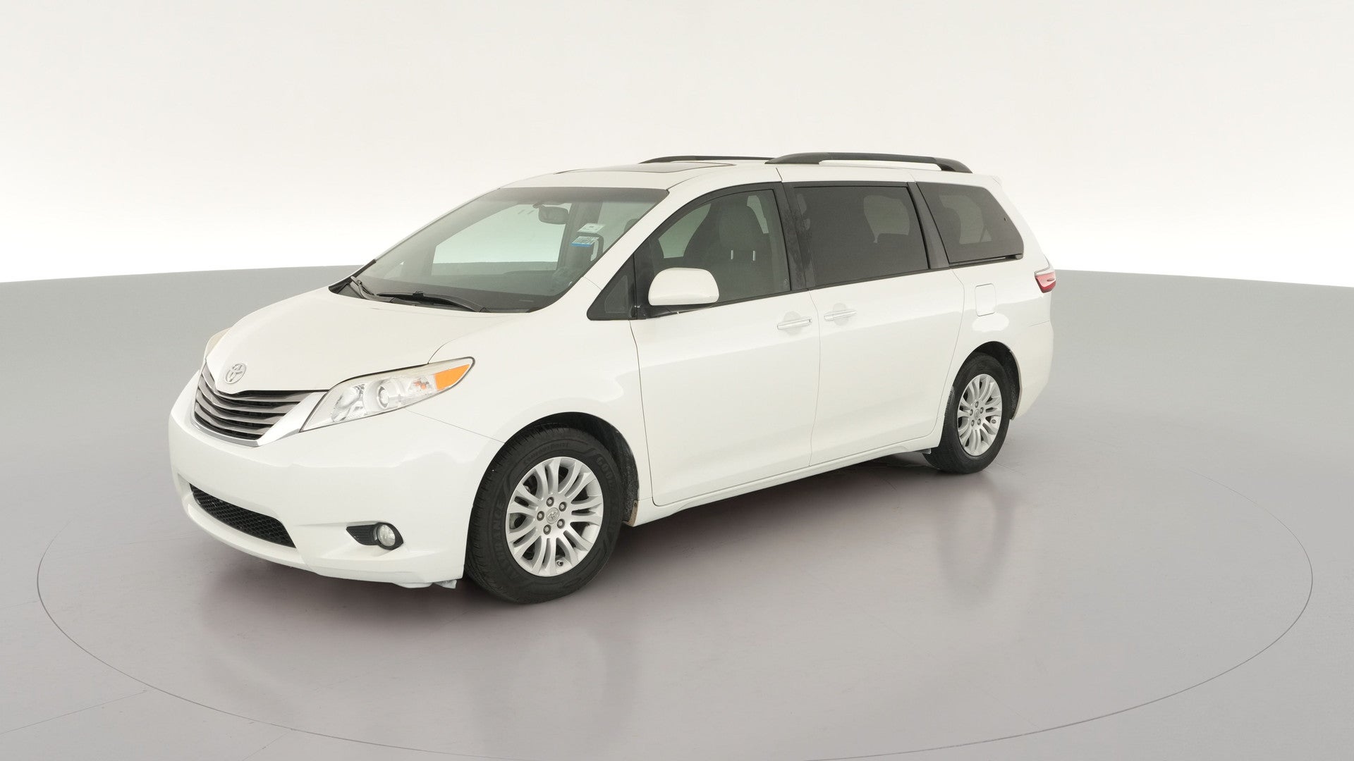 2015 Toyota Sienna vehicle photo