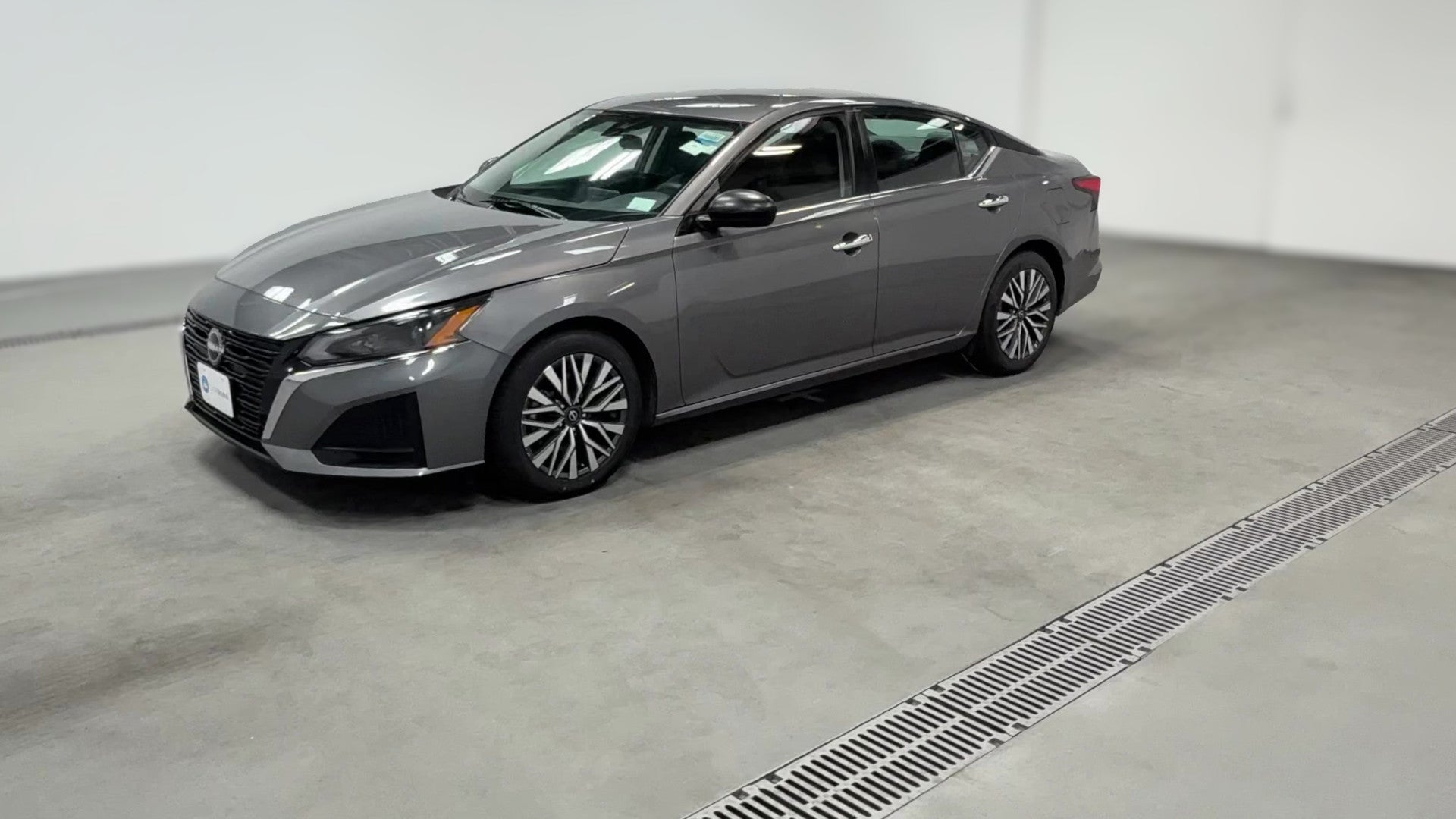 2025 Nissan Altima vehicle photo
