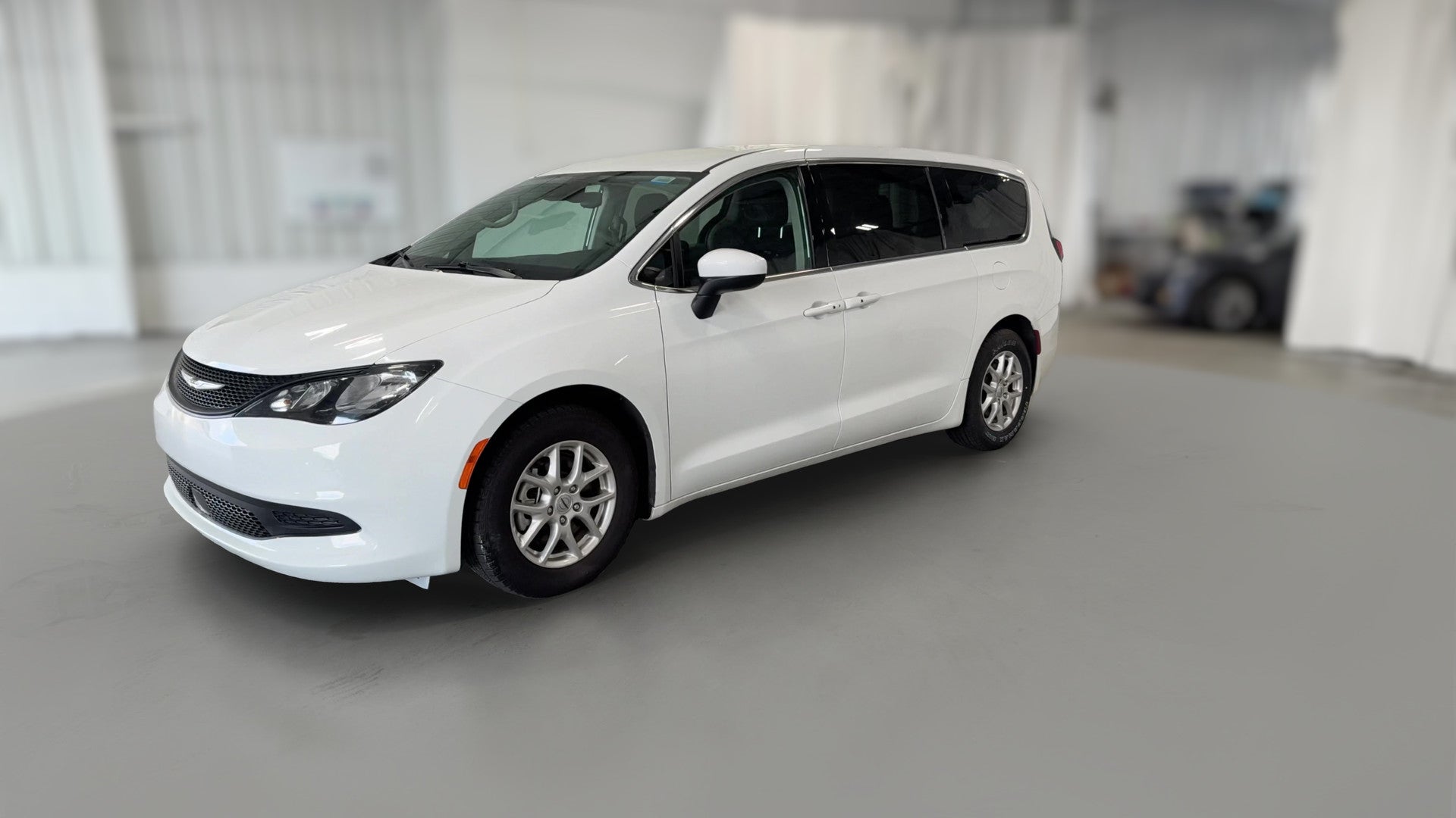 2023 Chrysler Voyager vehicle photo