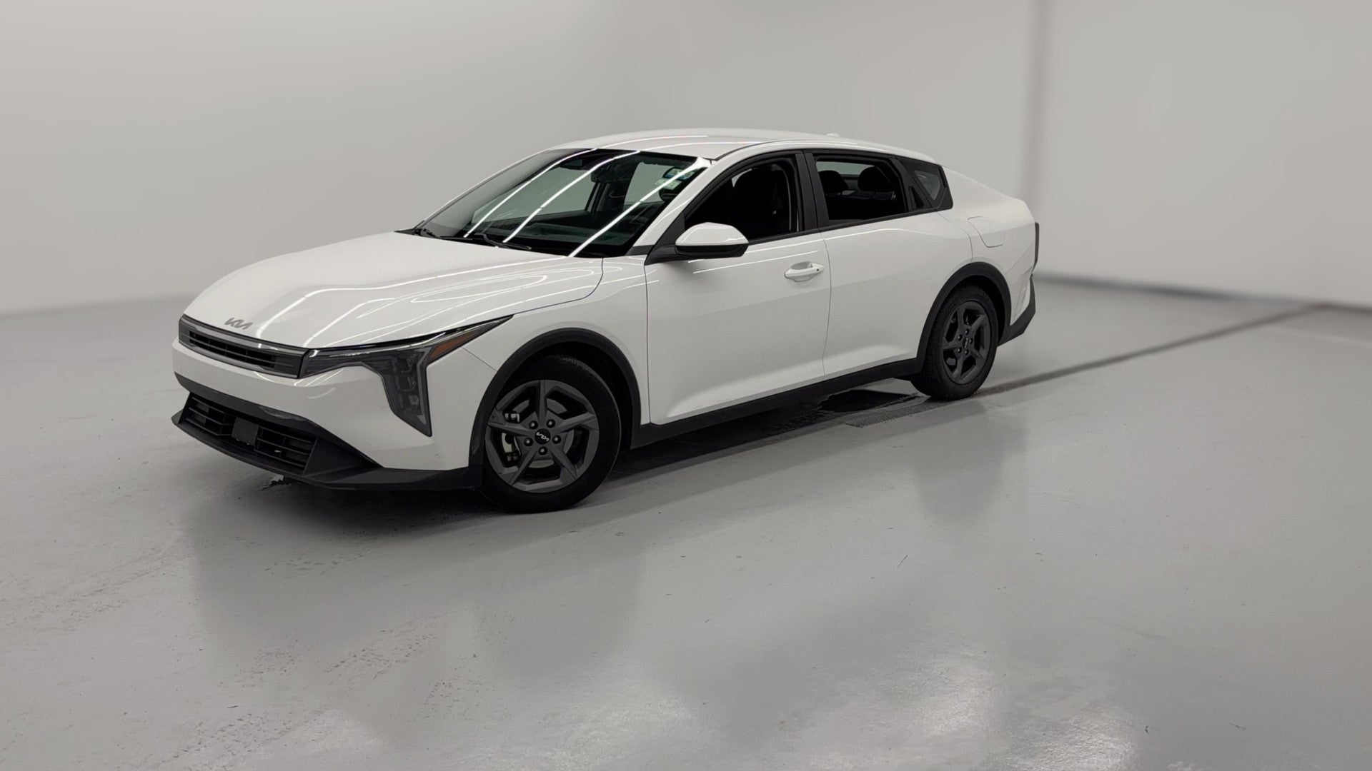 2025 Kia K4 vehicle photo