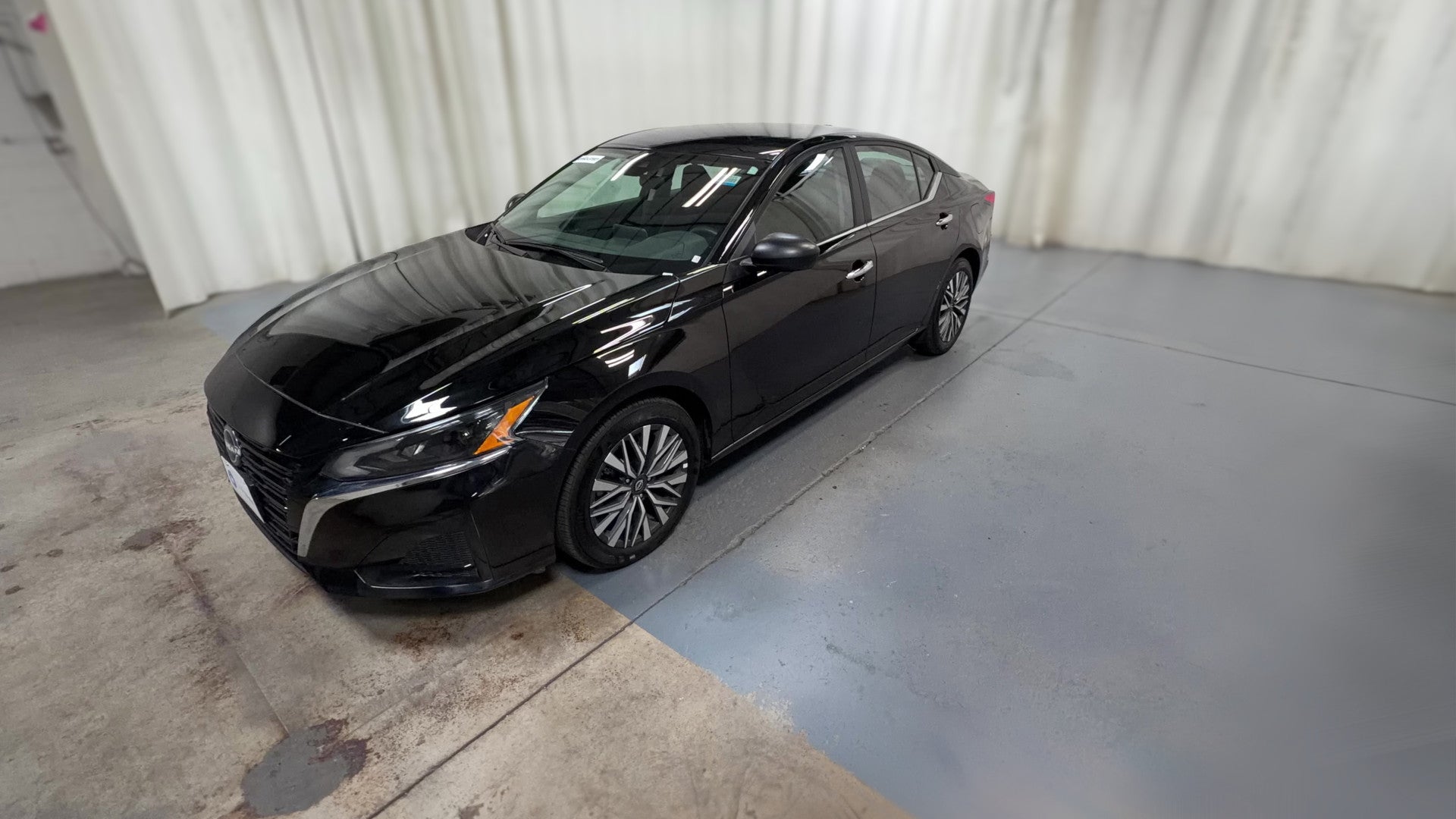 2025 Nissan Altima vehicle photo