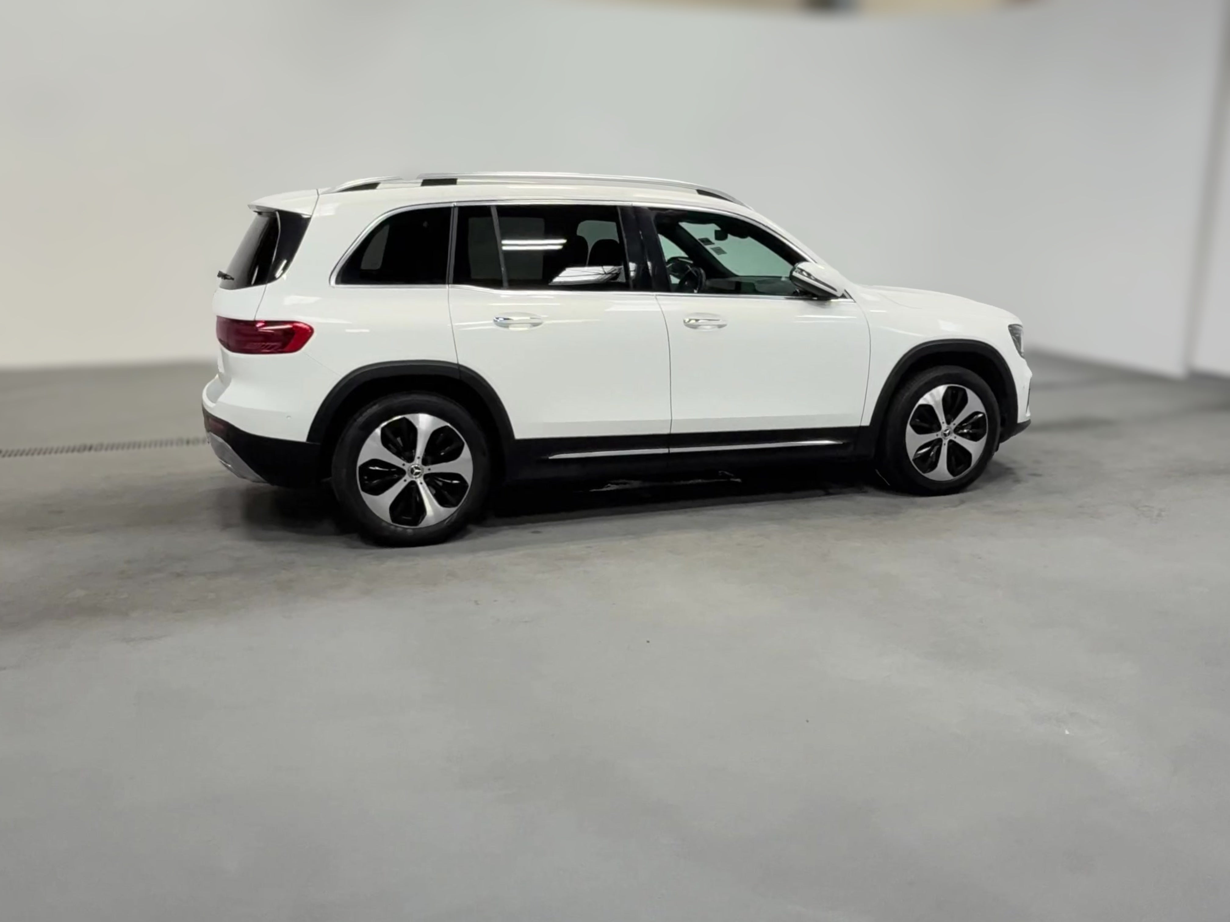 2025 Mercedes-Benz GLB Base - Photo 41