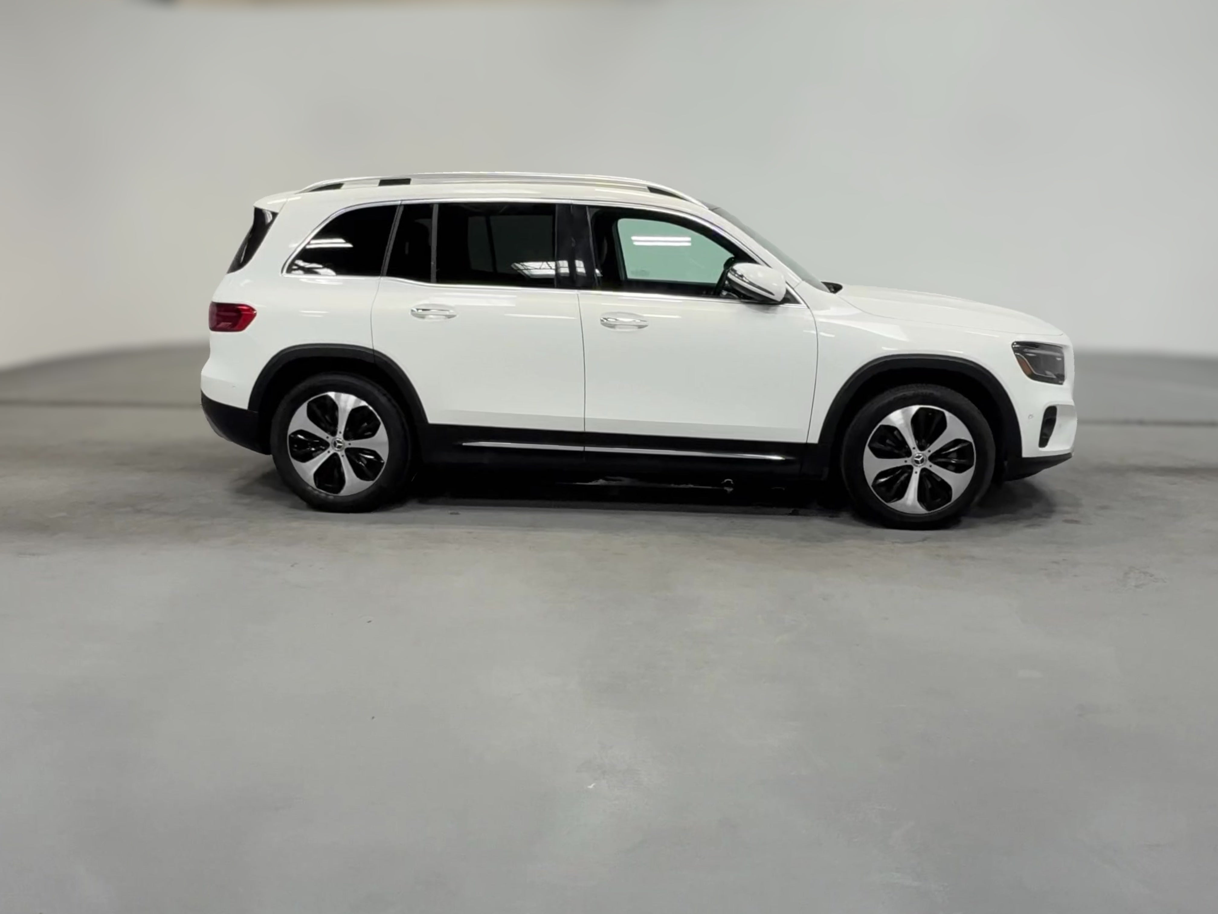 2025 Mercedes-Benz GLB Base - Photo 42