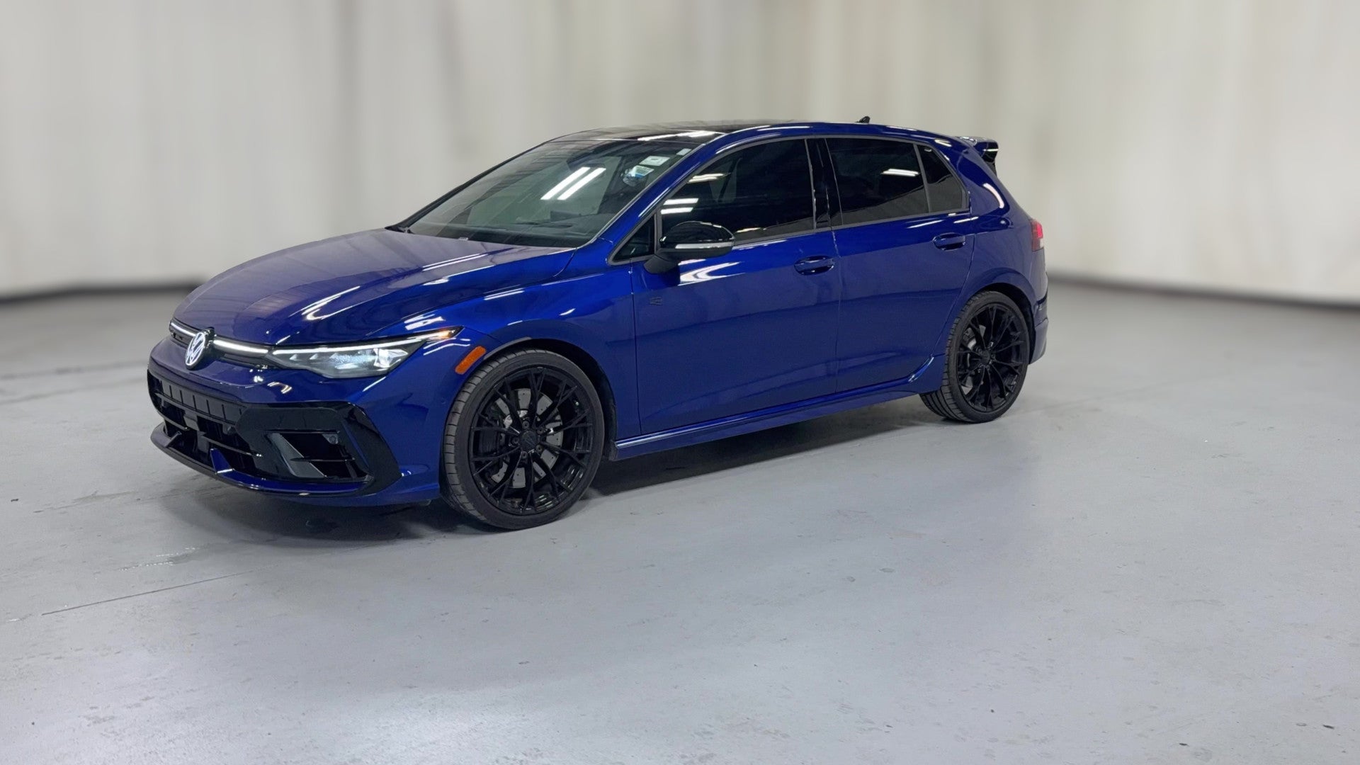 2025 Volkswagen Golf R vehicle photo