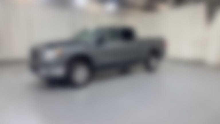 2017 Nissan TITAN XD Crew Cab vehicle photo