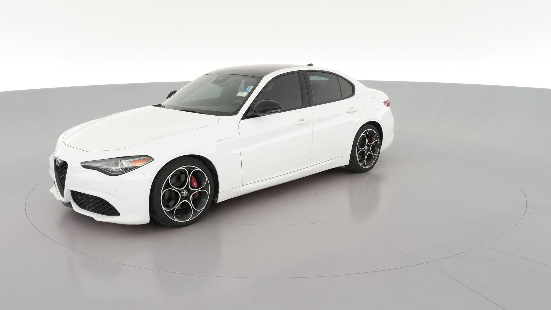 2022 Alfa Romeo Giulia vehicle photo