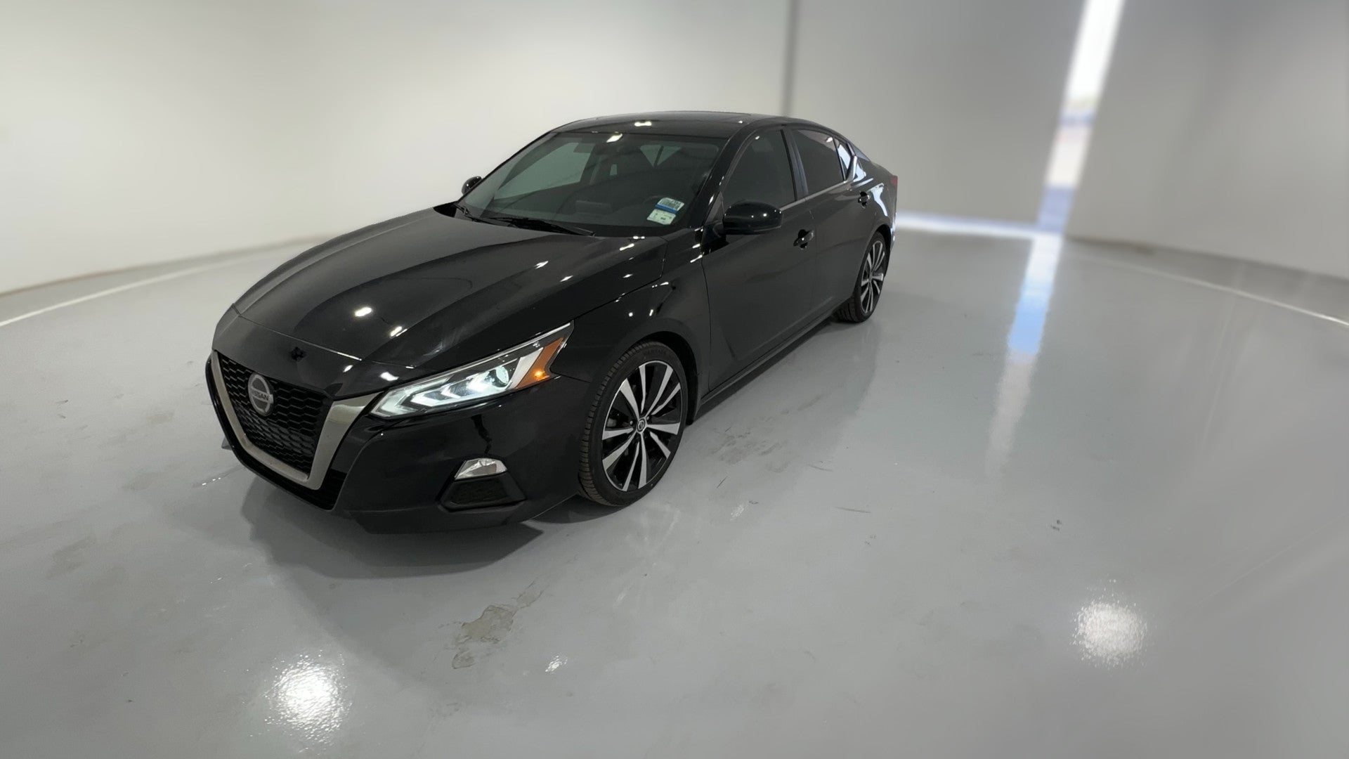 2019 Nissan Altima vehicle photo