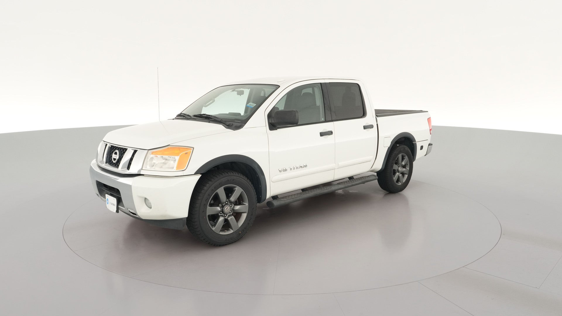 2015 Nissan Titan Crew Cab vehicle photo