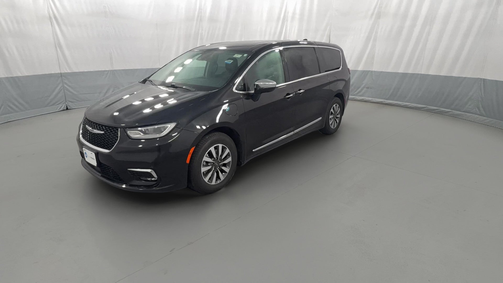 2023 Chrysler Pacifica Hybrid vehicle photo
