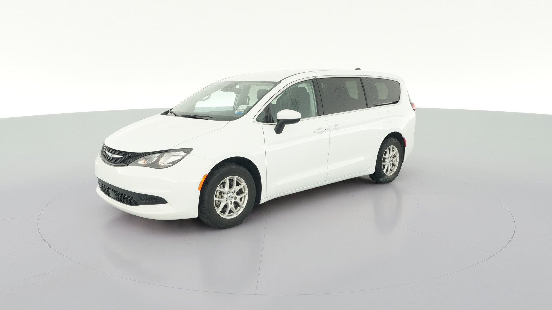 2023 Chrysler Voyager vehicle photo