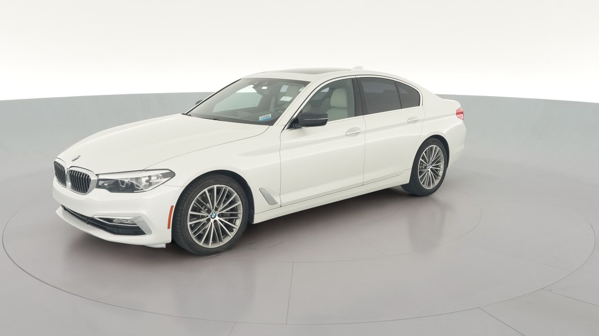 2018 BMW 5 Series vehicle photo