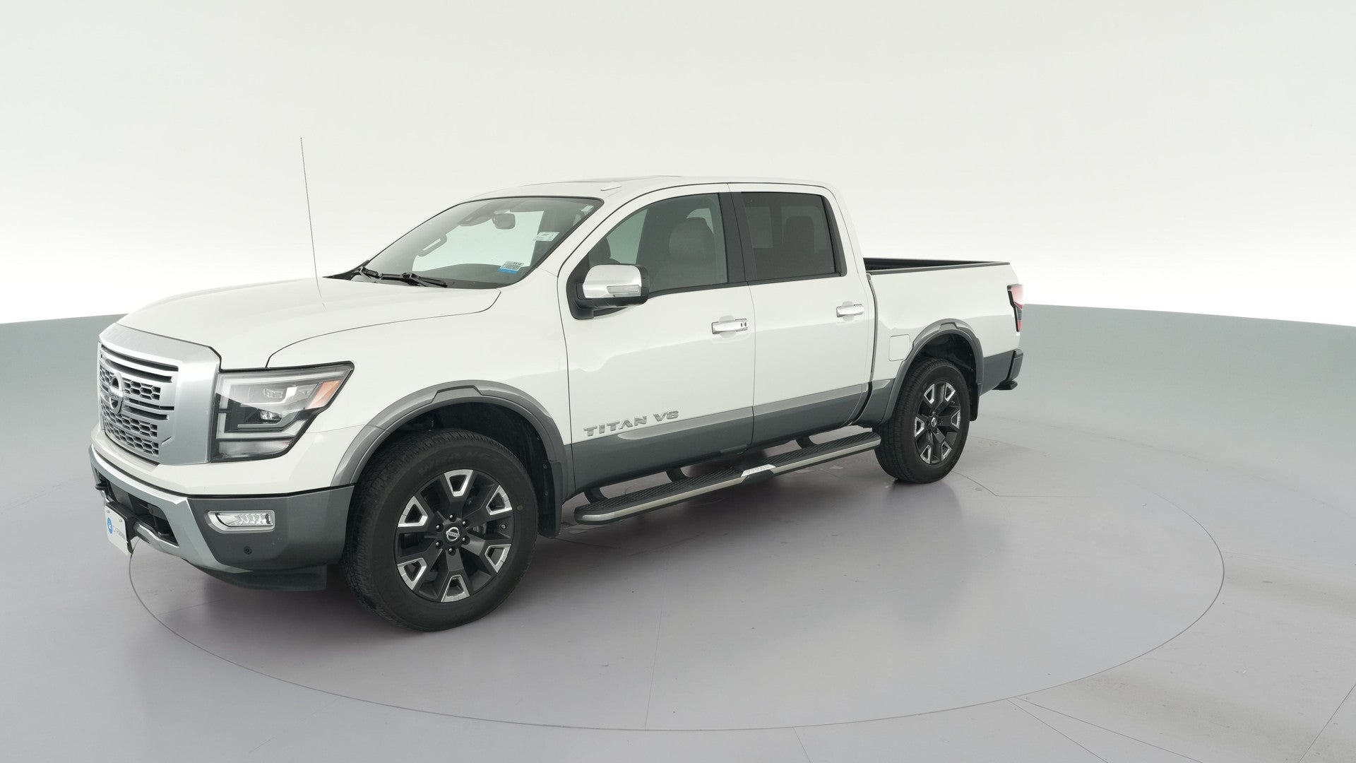 2020 Nissan Titan Crew Cab vehicle photo