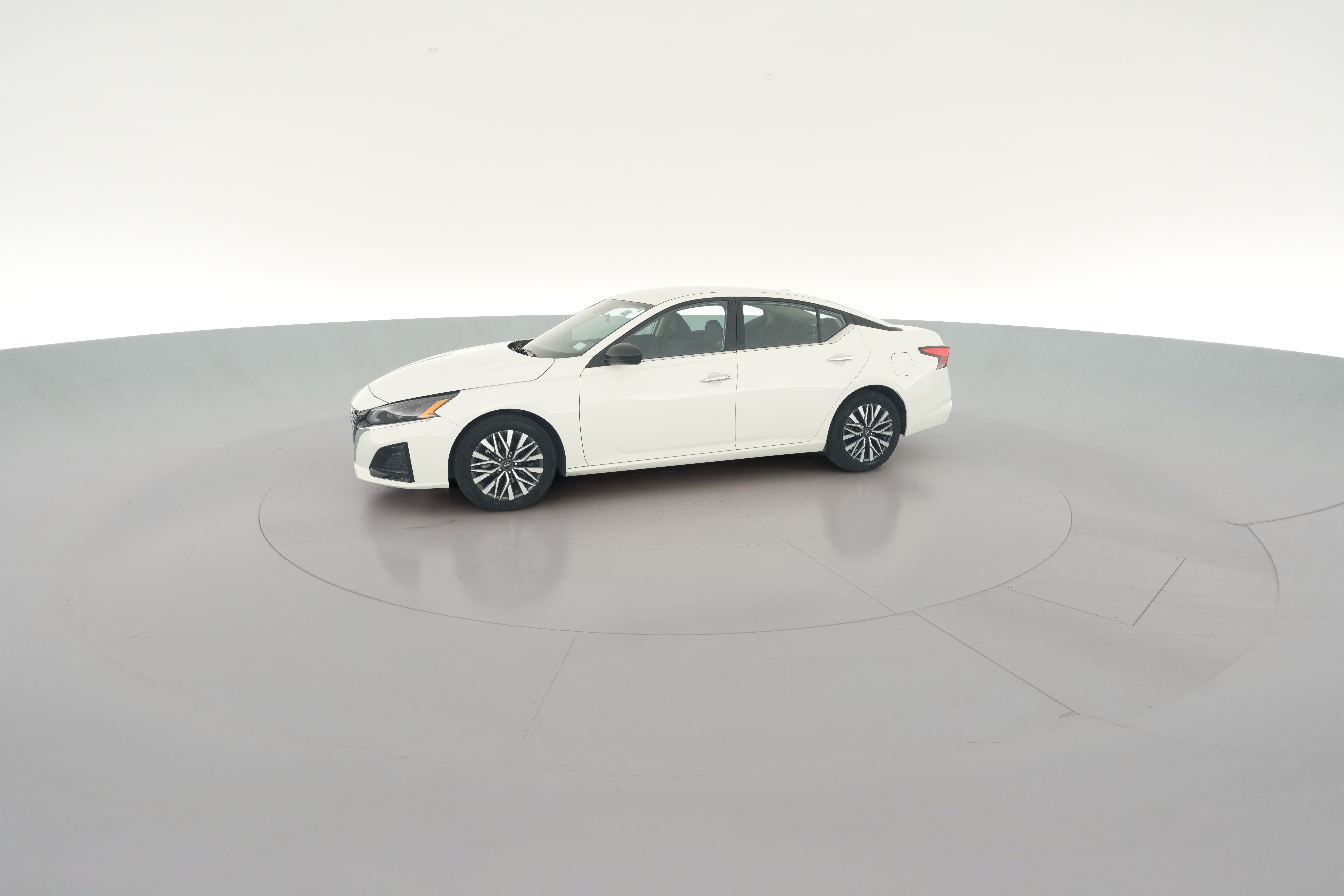2025 Nissan Altima SV - Photo 21