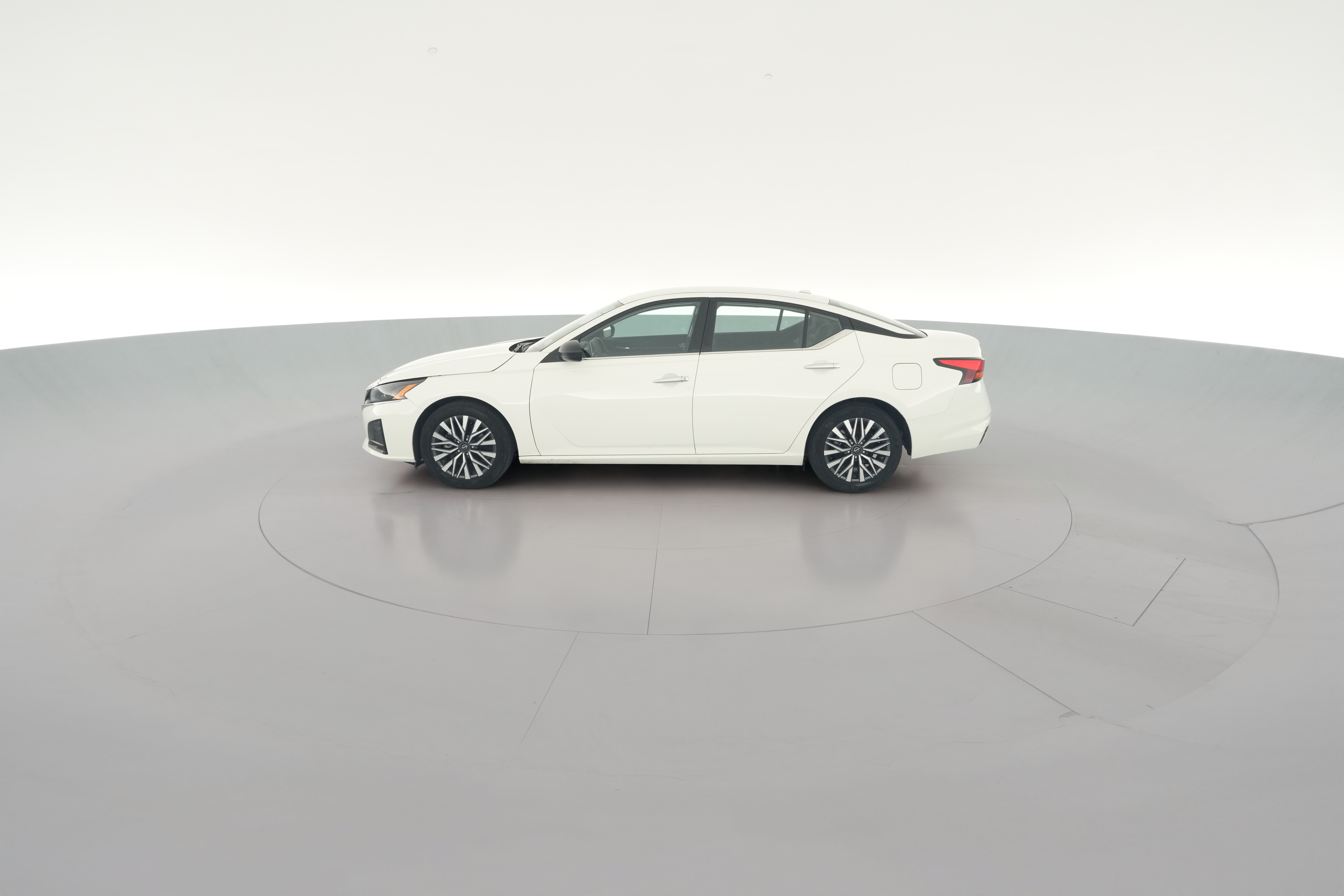 2025 Nissan Altima SV - Photo 22