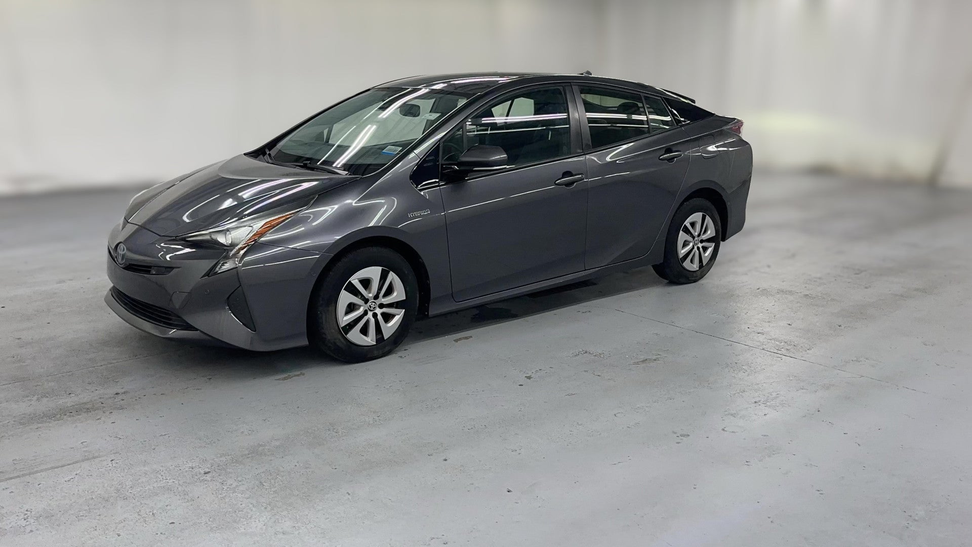 2018 Toyota Prius vehicle photo